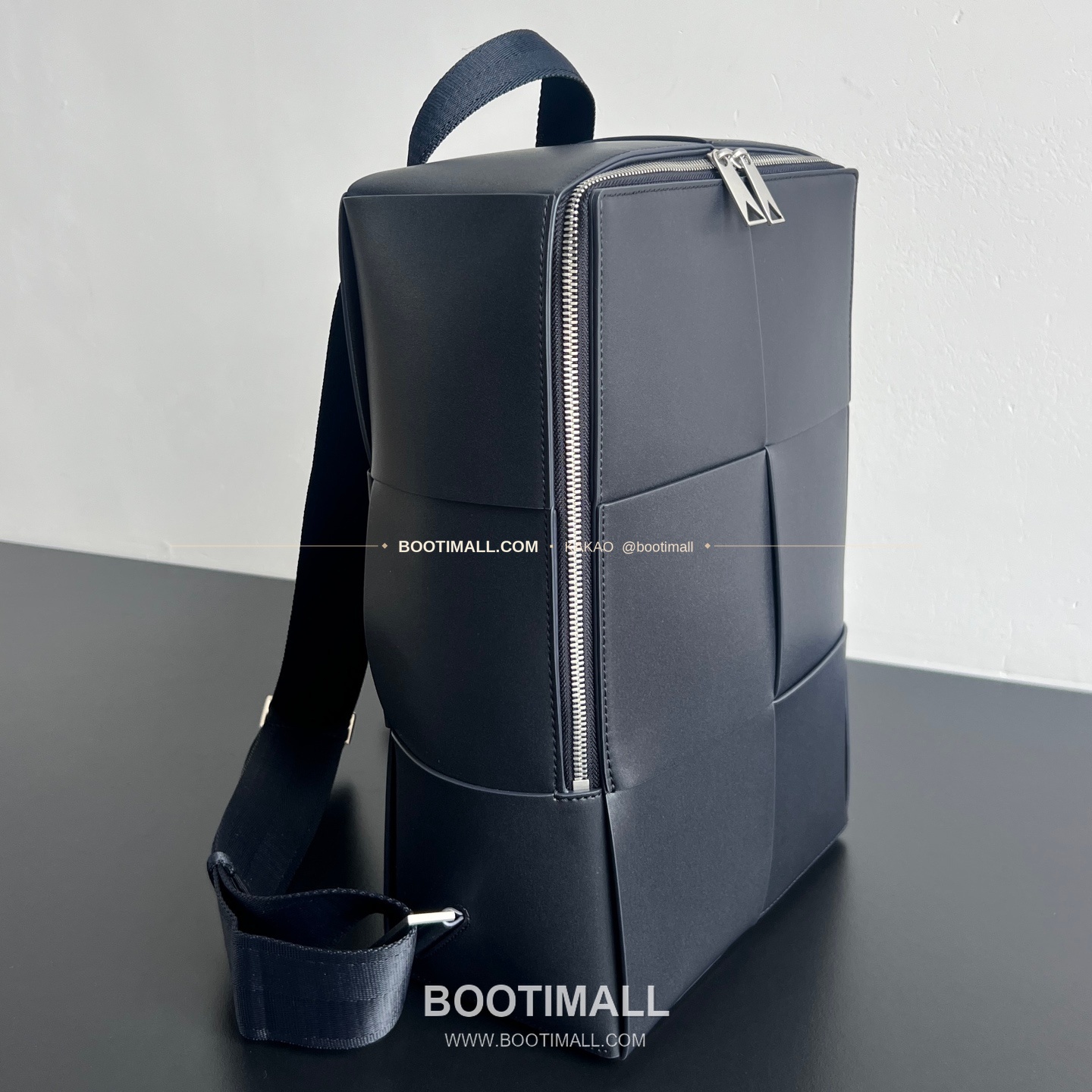 보테가베네타 인트레치아토 카프스킨 스퀘어 백팩 Bottega Veneta Intrecciato Calfskin Square Backpack 680092 34cm 2