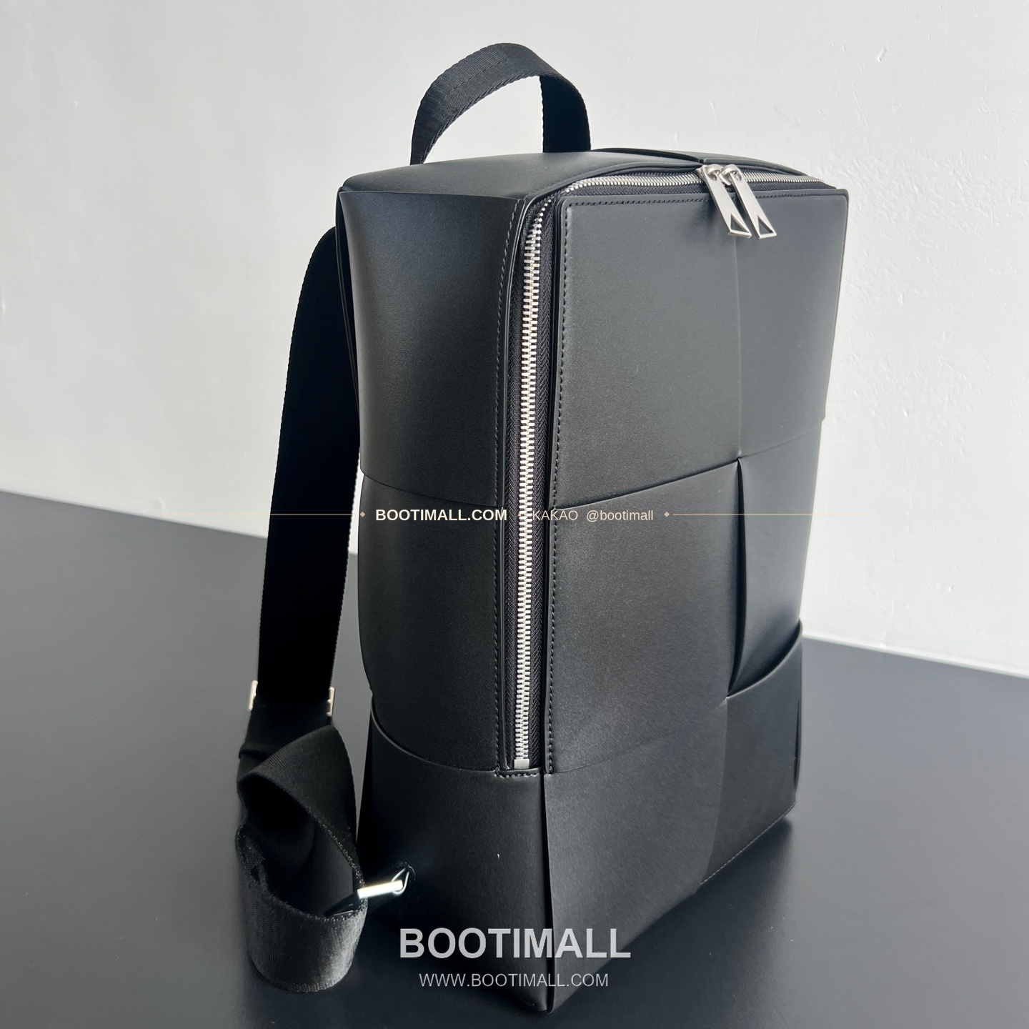 보테가베네타 인트레치아토 카프스킨 스퀘어 백팩 Bottega Veneta Intrecciato Calfskin Square Backpack 680092 34cm 2