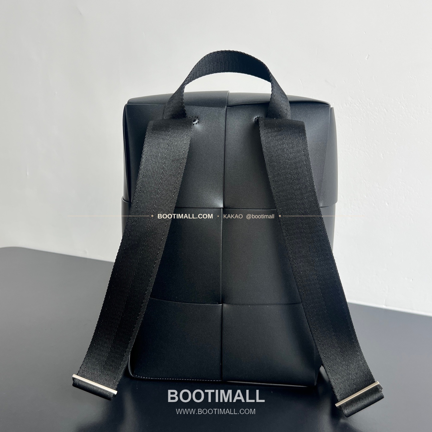 보테가베네타 인트레치아토 카프스킨 스퀘어 백팩 Bottega Veneta Intrecciato Calfskin Square Backpack 680092 34cm 3