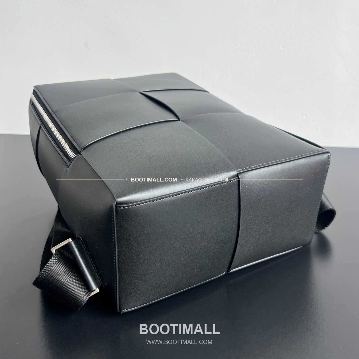 보테가베네타 인트레치아토 카프스킨 스퀘어 백팩 Bottega Veneta Intrecciato Calfskin Square Backpack 680092 34cm 4