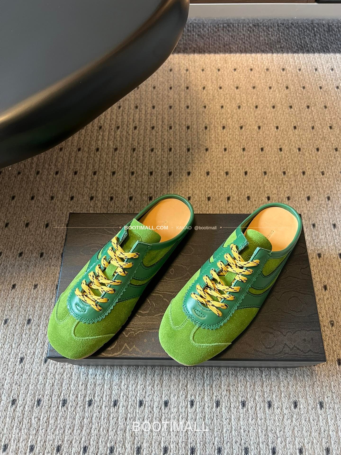 드리스반노튼 2026SS 소가죽 레이스업 독일군 하프 슬리퍼 스니커즈 Dries Van Noten 2026 SS Cow Leather Lace-Up German Trainer Half Mule Black Sneakers 2