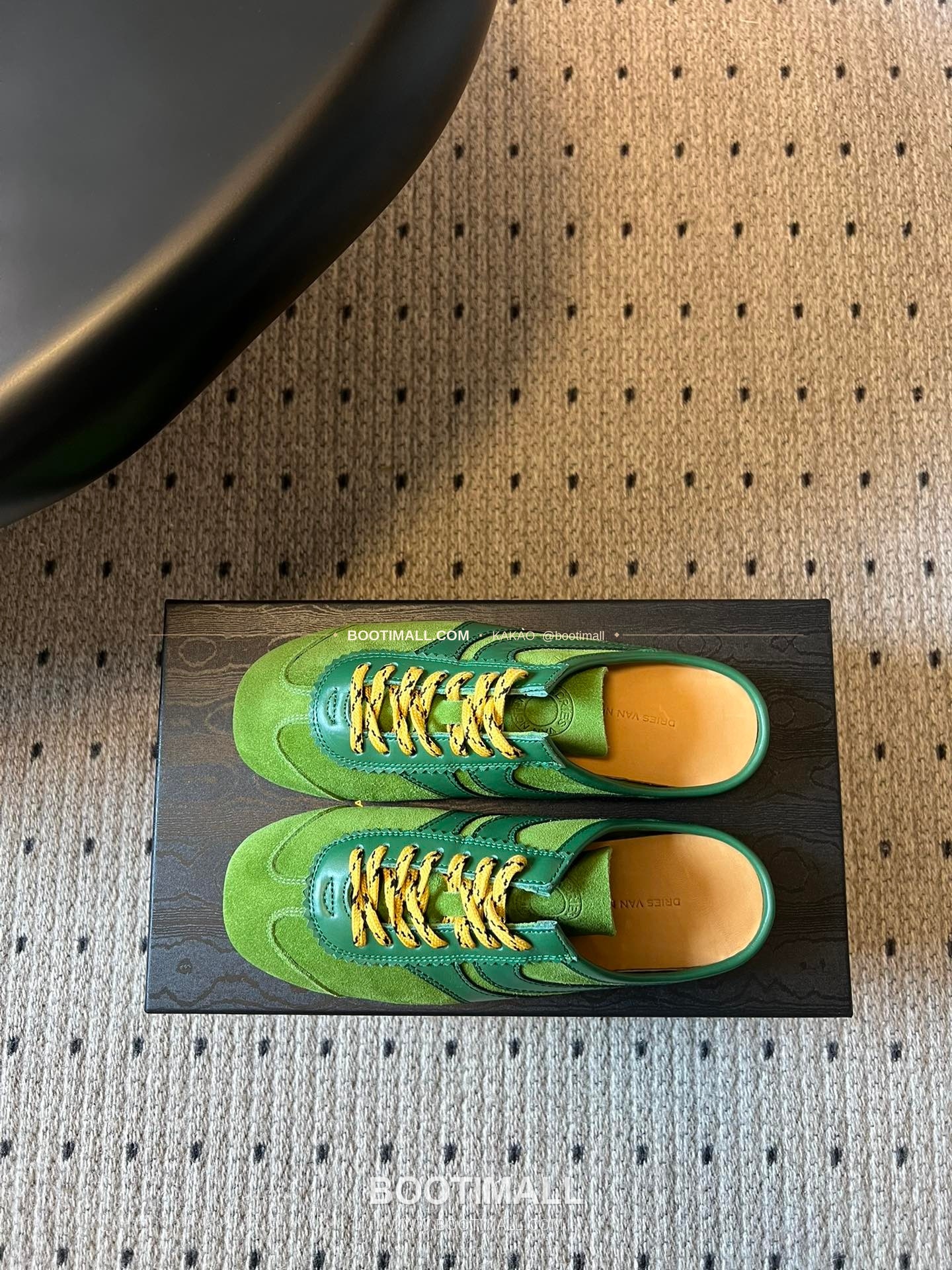 드리스반노튼 2026SS 소가죽 레이스업 독일군 하프 슬리퍼 스니커즈 Dries Van Noten 2026 SS Cow Leather Lace-Up German Trainer Half Mule Black Sneakers 6