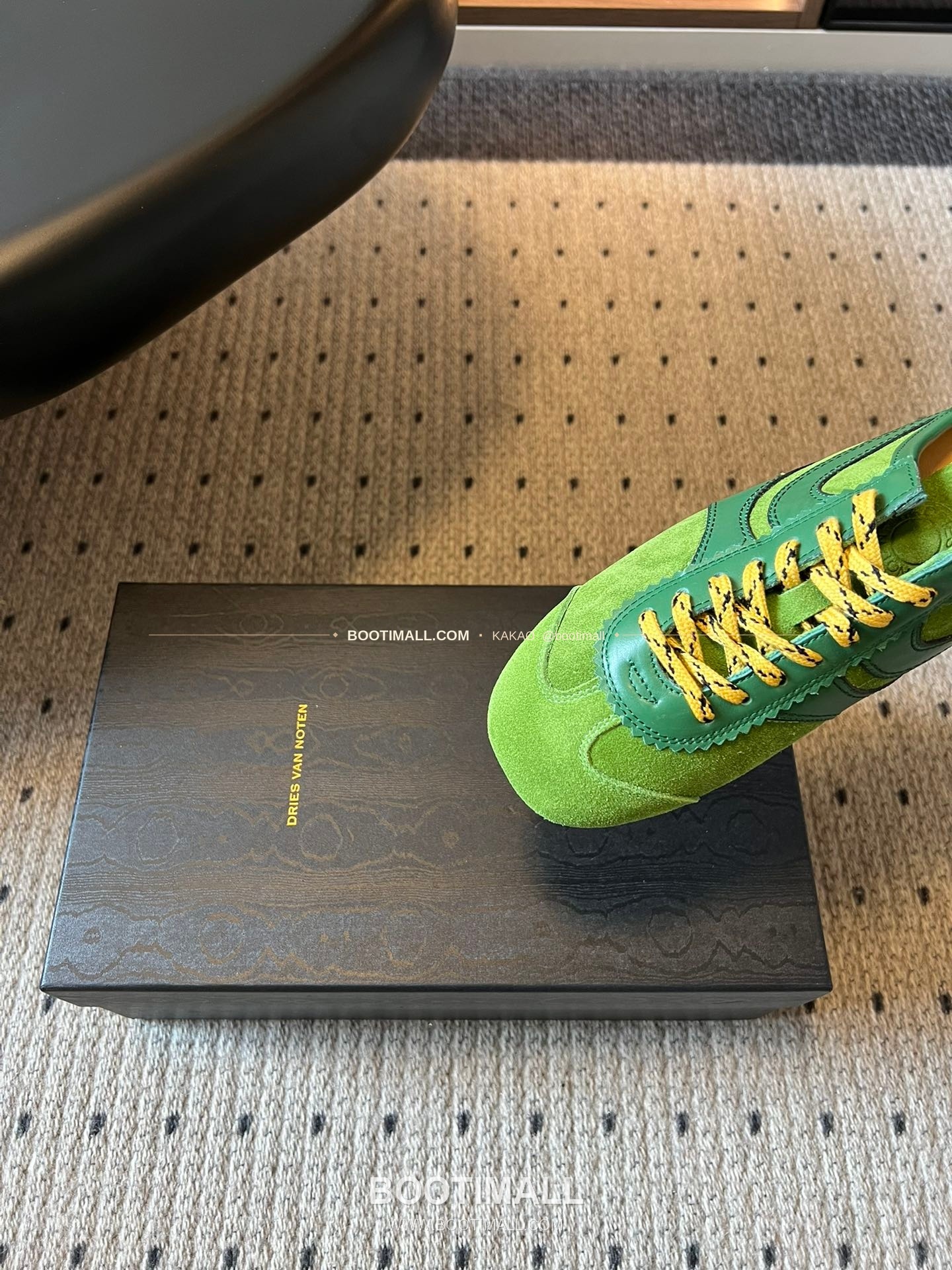 드리스반노튼 2026SS 소가죽 레이스업 독일군 하프 슬리퍼 스니커즈 Dries Van Noten 2026 SS Cow Leather Lace-Up German Trainer Half Mule Black Sneakers 7