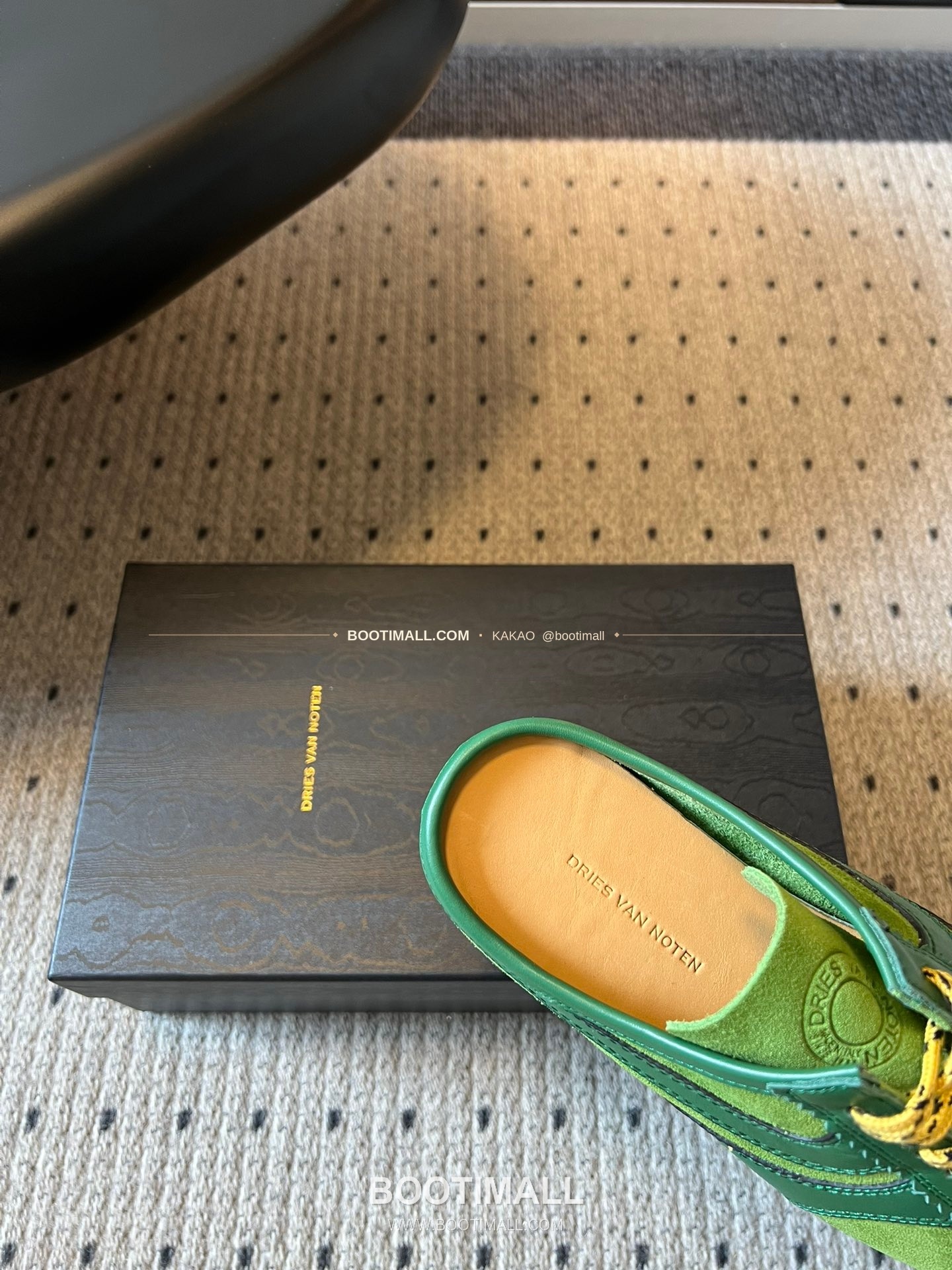 드리스반노튼 2026SS 소가죽 레이스업 독일군 하프 슬리퍼 스니커즈 Dries Van Noten 2026 SS Cow Leather Lace-Up German Trainer Half Mule Black Sneakers 8