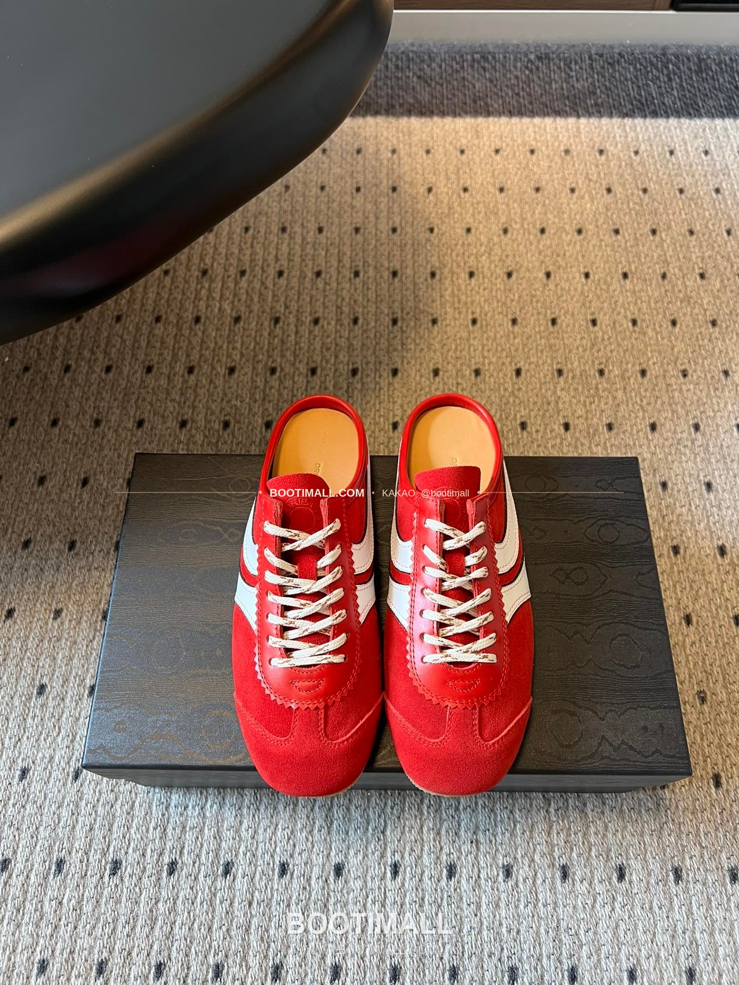 드리스반노튼 2026SS 소가죽 레이스업 독일군 하프 슬리퍼 스니커즈 Dries Van Noten 2026 SS Cow Leather Lace-Up German Trainer Half Mule Black Sneakers 1