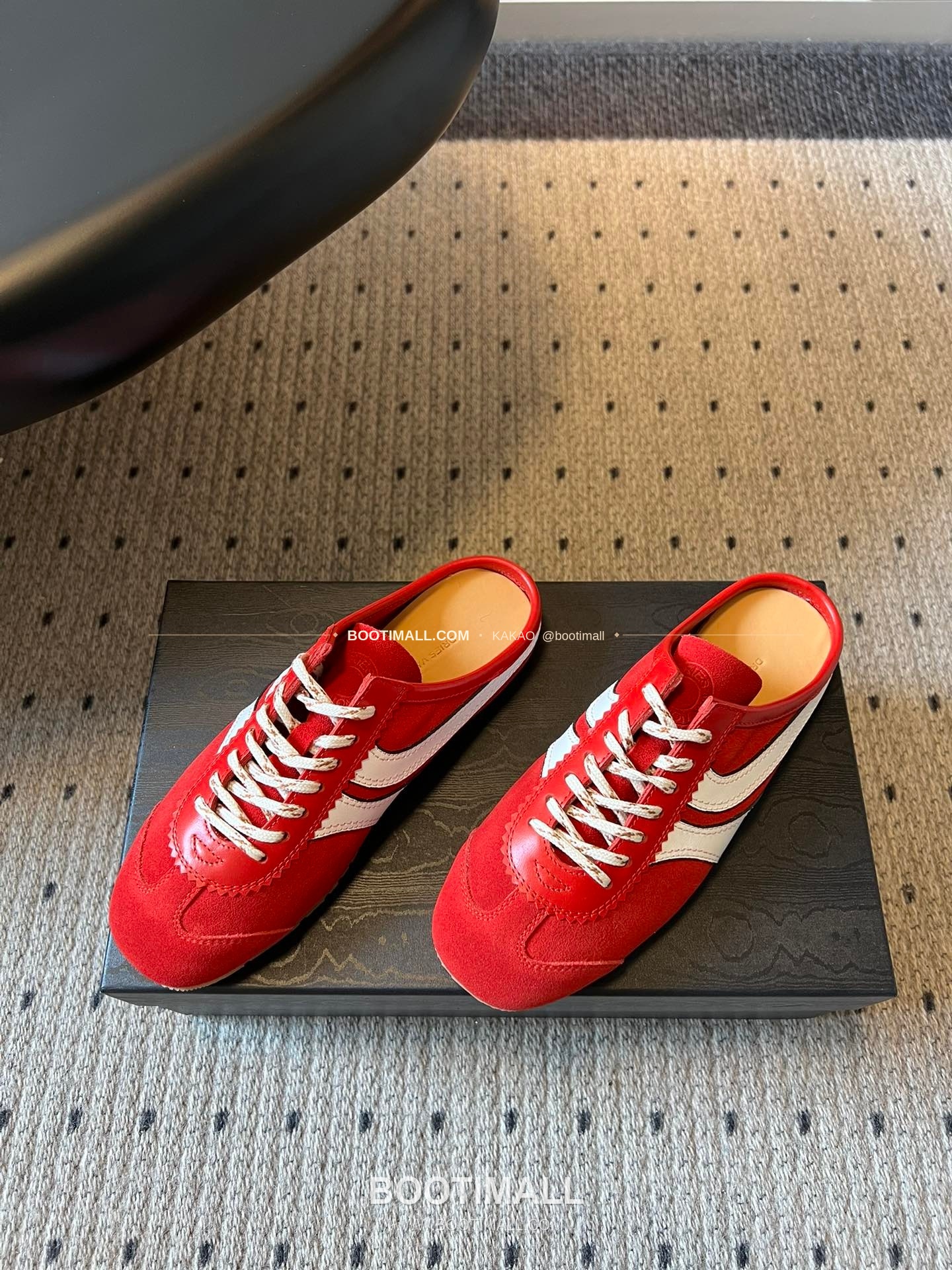 드리스반노튼 2026SS 소가죽 레이스업 독일군 하프 슬리퍼 스니커즈 Dries Van Noten 2026 SS Cow Leather Lace-Up German Trainer Half Mule Black Sneakers 2