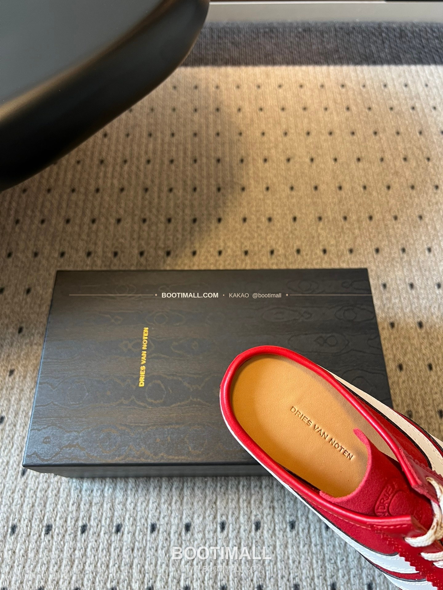 드리스반노튼 2026SS 소가죽 레이스업 독일군 하프 슬리퍼 스니커즈 Dries Van Noten 2026 SS Cow Leather Lace-Up German Trainer Half Mule Black Sneakers 8