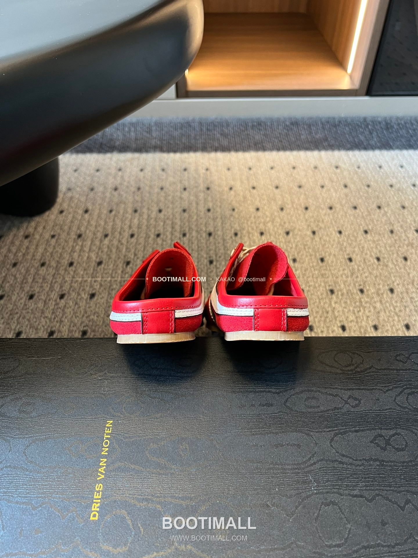 드리스반노튼 2026SS 소가죽 레이스업 독일군 하프 슬리퍼 스니커즈 Dries Van Noten 2026 SS Cow Leather Lace-Up German Trainer Half Mule Black Sneakers 9