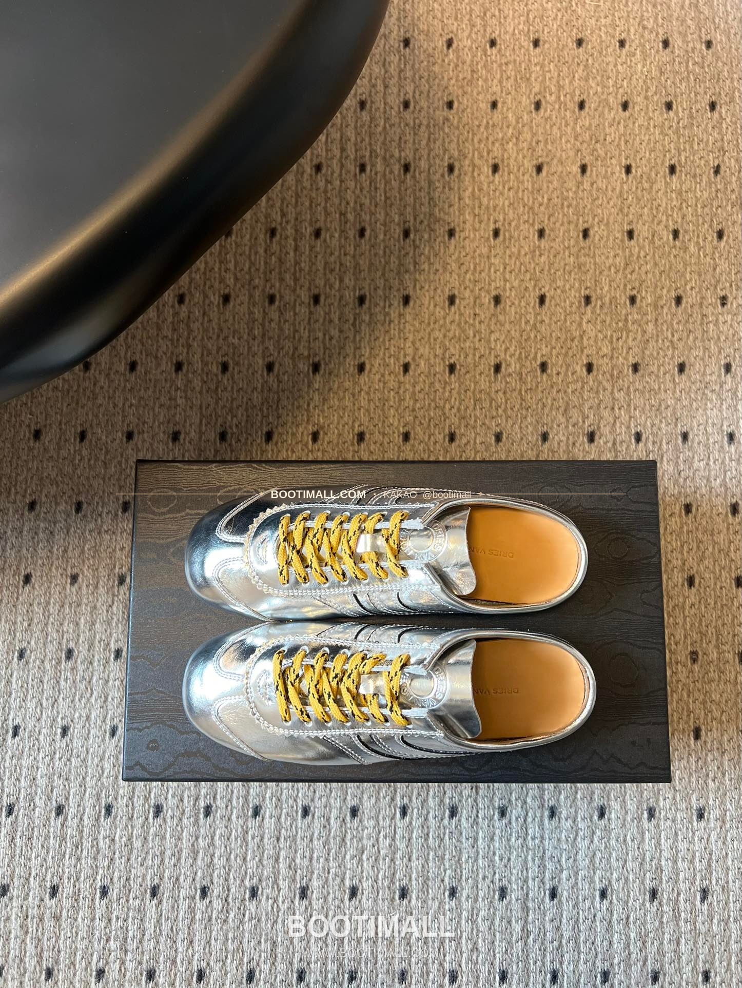 드리스반노튼 2026SS 소가죽 레이스업 독일군 하프 슬리퍼 스니커즈 Dries Van Noten 2026 SS Cow Leather Lace-Up German Trainer Half Mule Black Sneakers 6