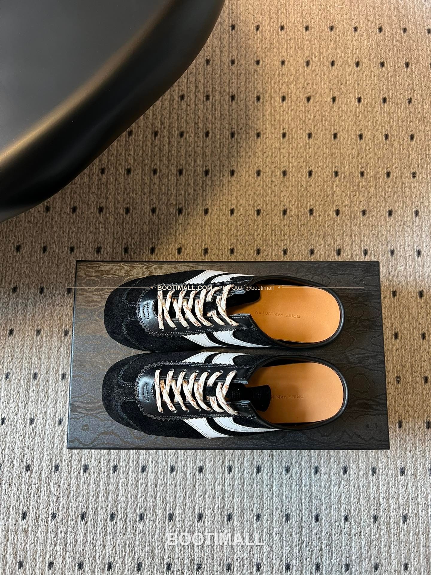 드리스반노튼 2026SS 소가죽 레이스업 독일군 하프 슬리퍼 스니커즈 Dries Van Noten 2026 SS Cow Leather Lace-Up German Trainer Half Mule Black Sneakers 6