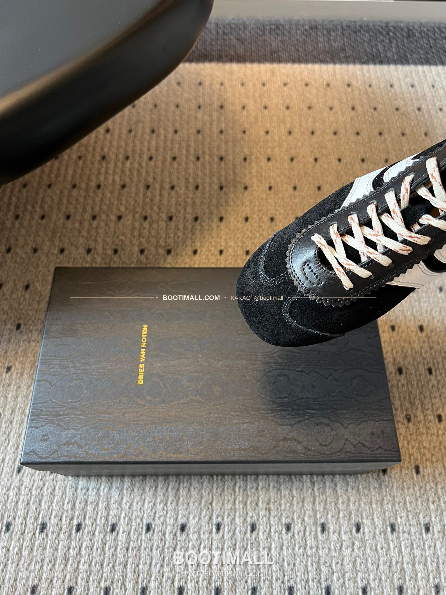 드리스반노튼 2026SS 소가죽 레이스업 독일군 하프 슬리퍼 스니커즈 Dries Van Noten 2026 SS Cow Leather Lace-Up German Trainer Half Mule Black Sneakers 7