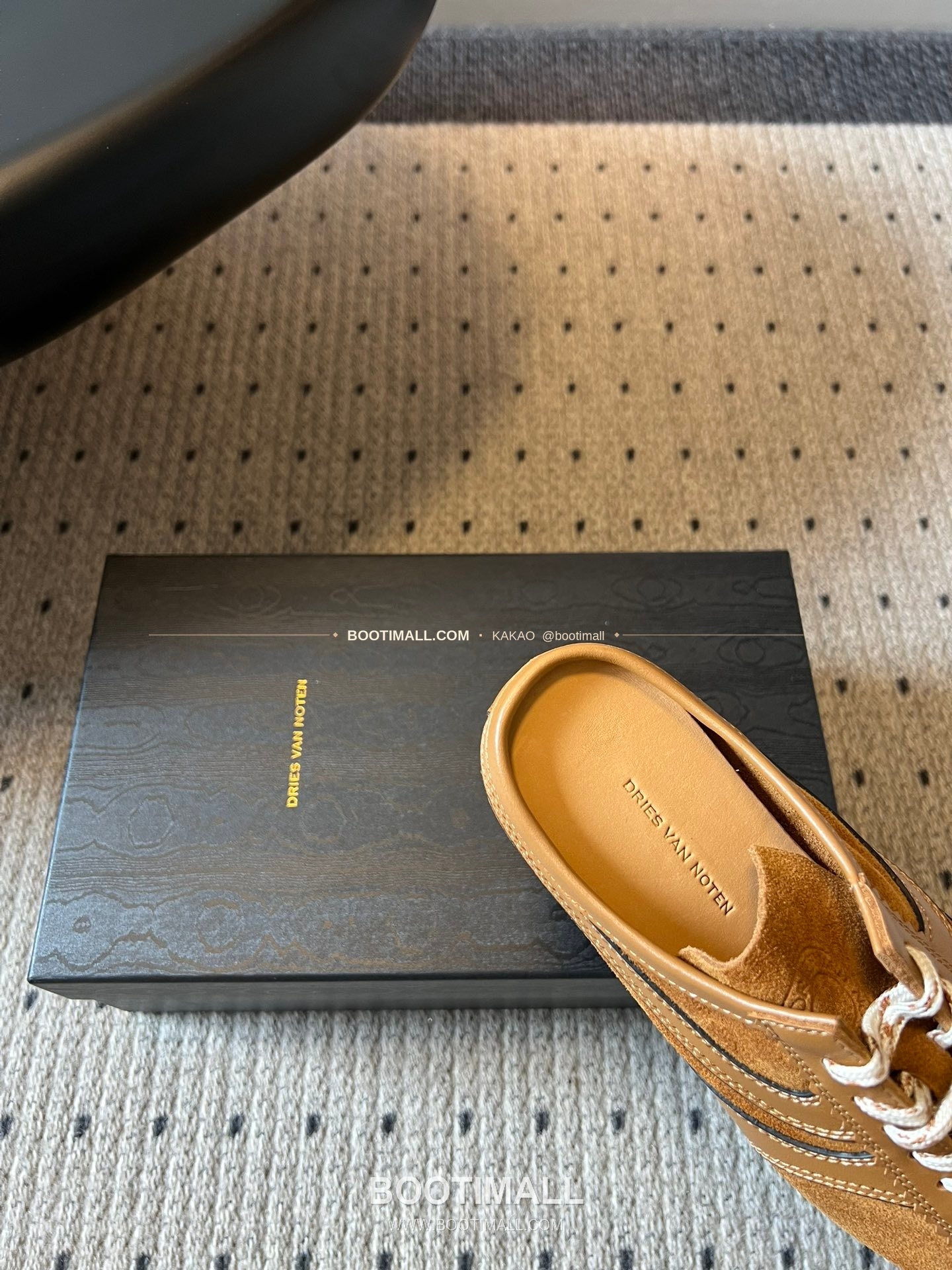 드리스반노튼 2026SS 소가죽 레이스업 독일군 하프 슬리퍼 스니커즈 Dries Van Noten 2026 SS Cow Leather Lace-Up German Trainer Half Mule Black Sneakers 8