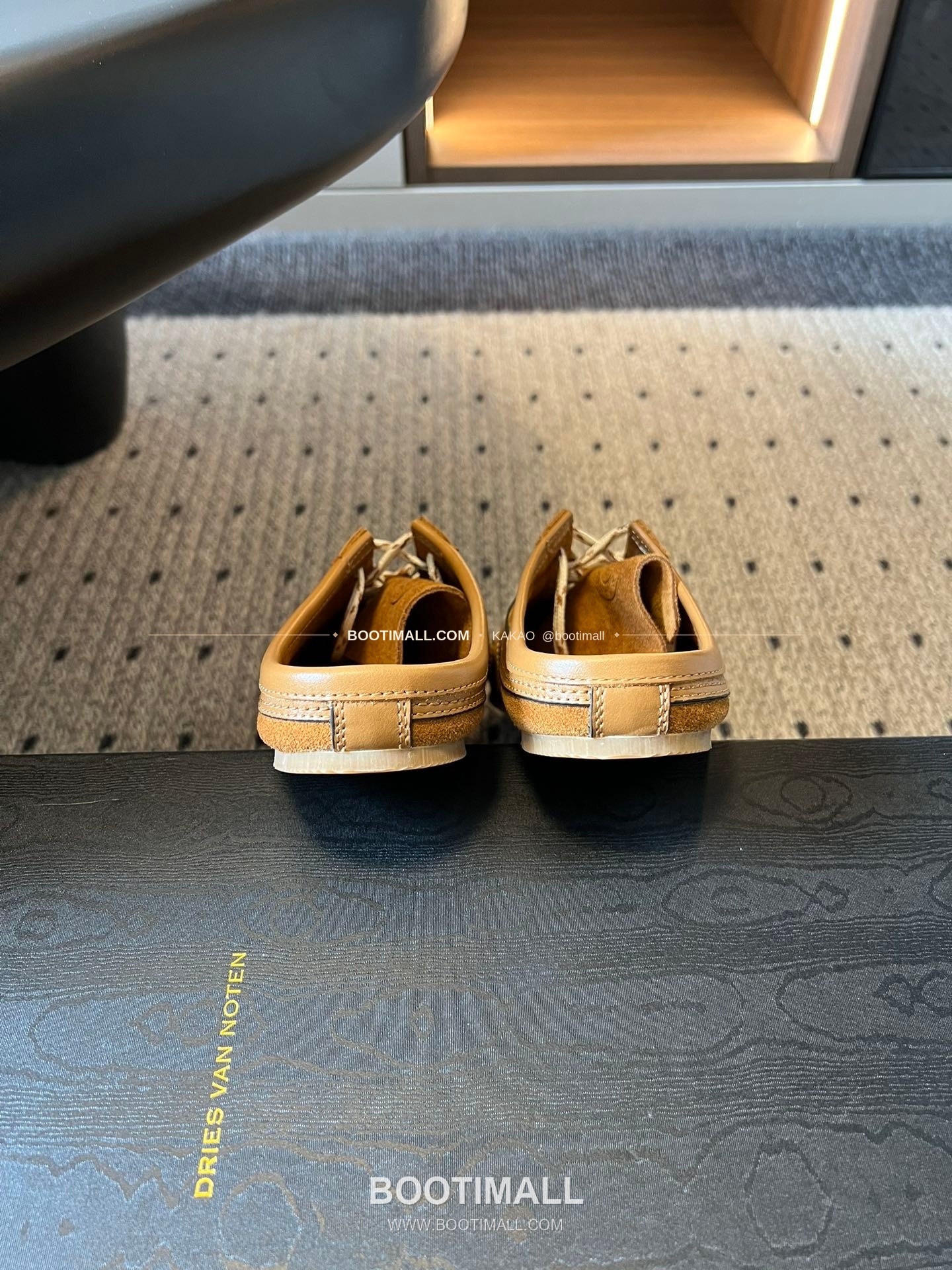 드리스반노튼 2026SS 소가죽 레이스업 독일군 하프 슬리퍼 스니커즈 Dries Van Noten 2026 SS Cow Leather Lace-Up German Trainer Half Mule Black Sneakers 9