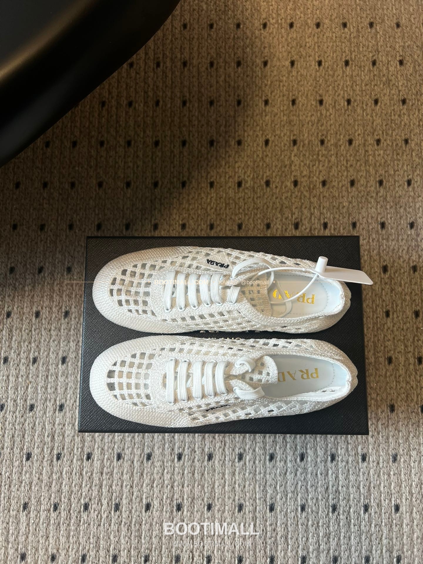 프라다 2026SS 메쉬 자수 레이스업 로우탑 스니커즈 Prada 2026 SS Mesh Embroidered Lace-Up Low Top Black Sneakers 6