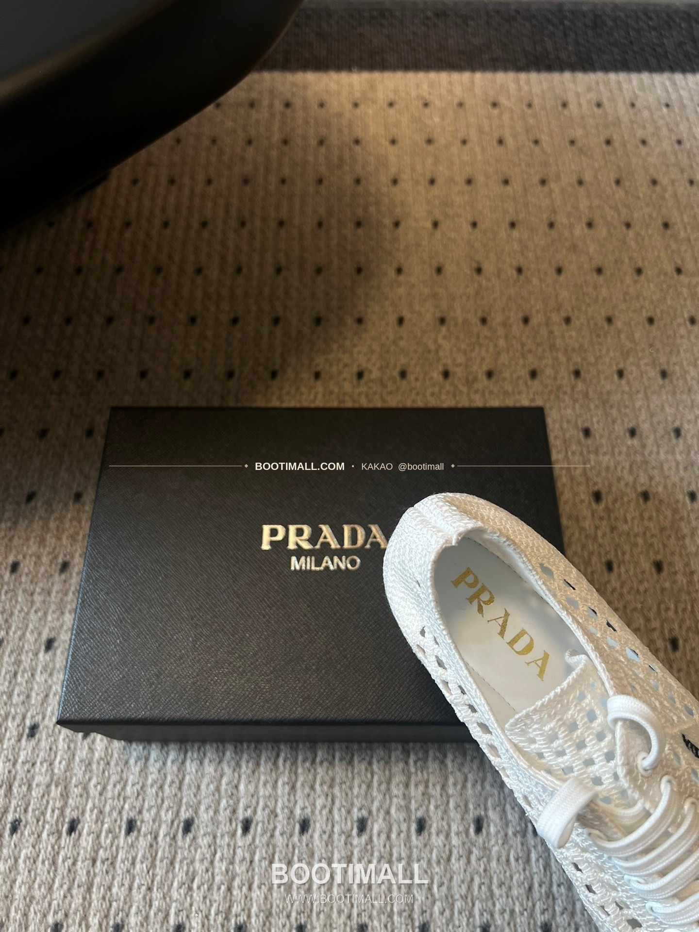 프라다 2026SS 메쉬 자수 레이스업 로우탑 스니커즈 Prada 2026 SS Mesh Embroidered Lace-Up Low Top Black Sneakers 8