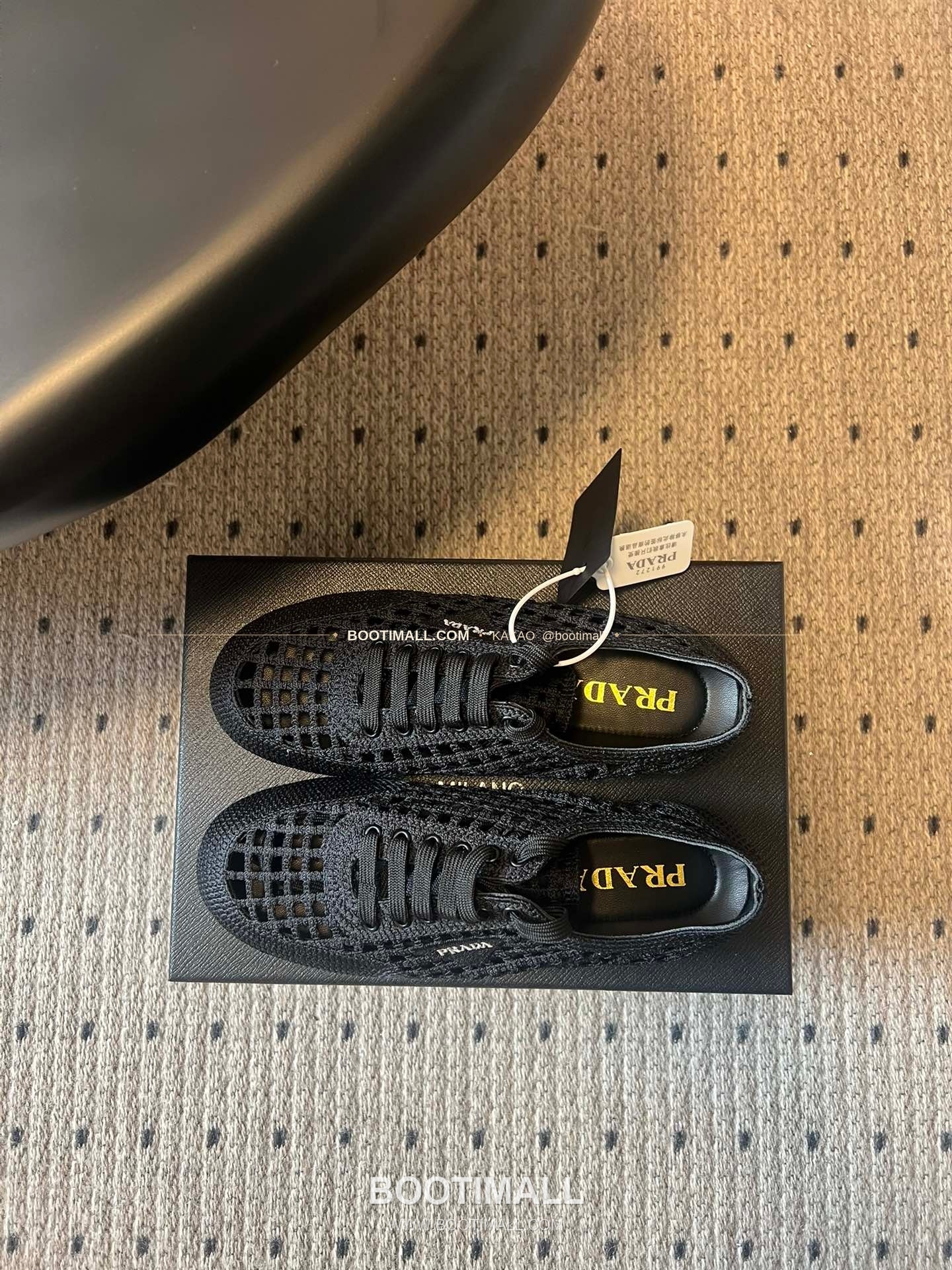 프라다 2026SS 메쉬 자수 레이스업 로우탑 스니커즈 Prada 2026 SS Mesh Embroidered Lace-Up Low Top Black Sneakers 6