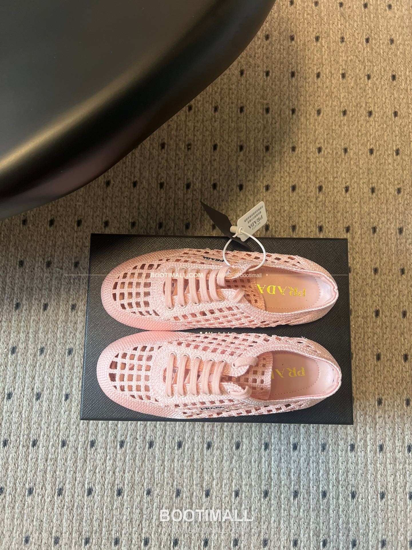 프라다 2026SS 메쉬 자수 레이스업 로우탑 스니커즈 Prada 2026 SS Mesh Embroidered Lace-Up Low Top Black Sneakers 6