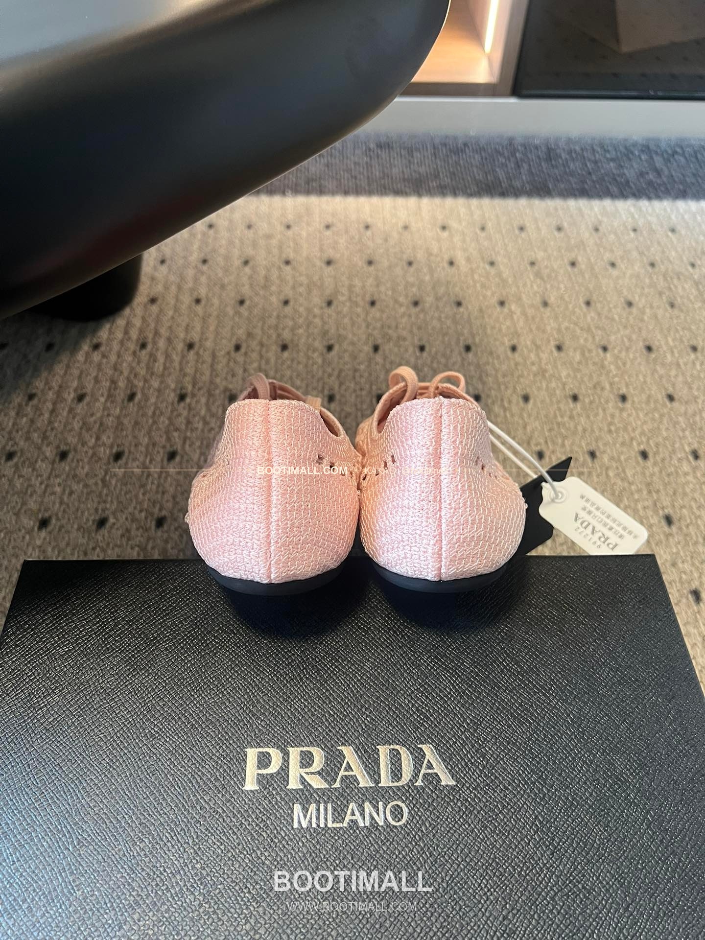 프라다 2026SS 메쉬 자수 레이스업 로우탑 스니커즈 Prada 2026 SS Mesh Embroidered Lace-Up Low Top Black Sneakers 9