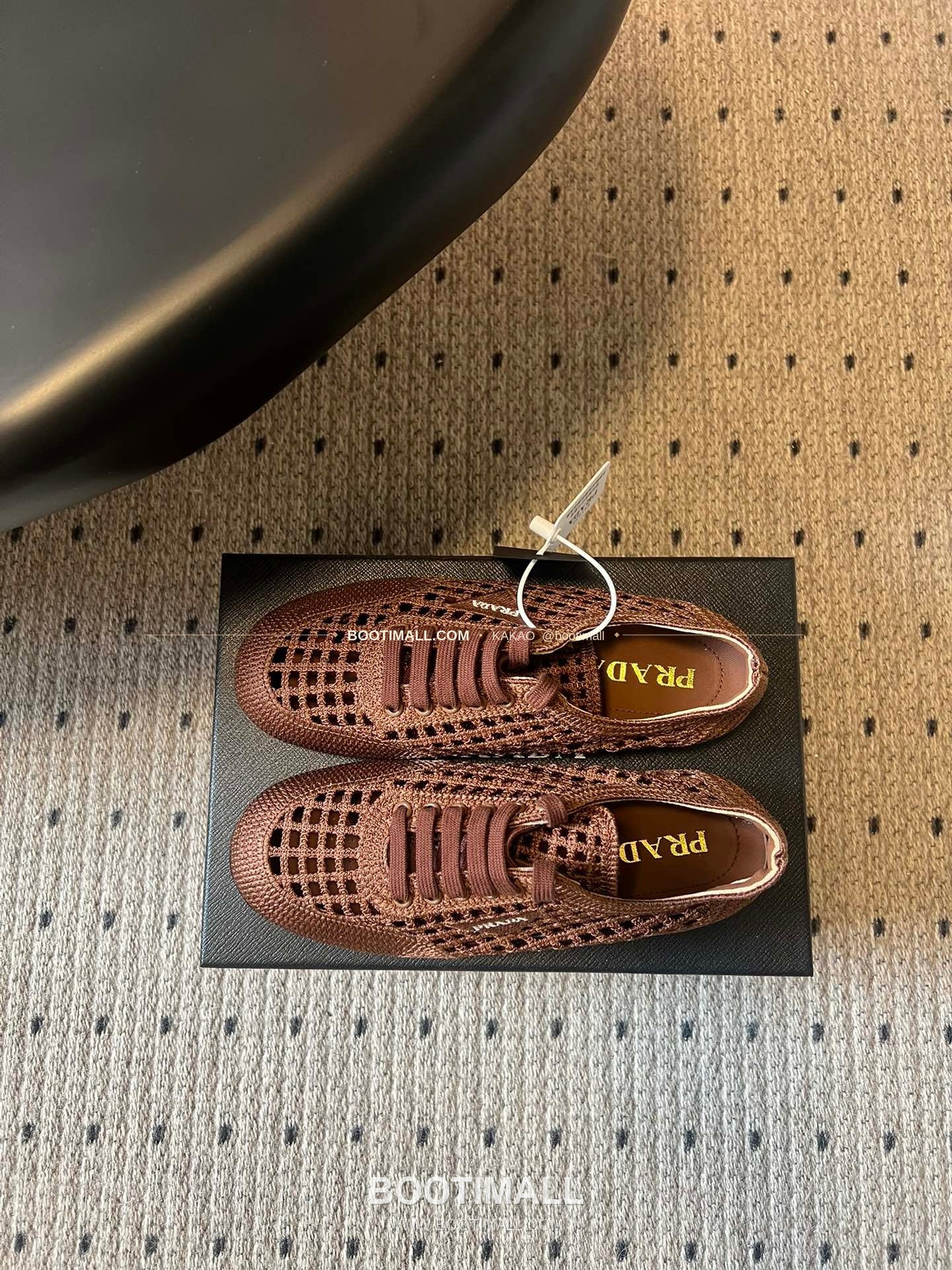 프라다 2026SS 메쉬 자수 레이스업 로우탑 스니커즈 Prada 2026 SS Mesh Embroidered Lace-Up Low Top Black Sneakers 6