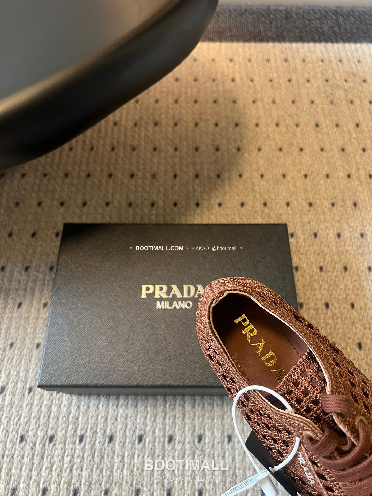 프라다 2026SS 메쉬 자수 레이스업 로우탑 스니커즈 Prada 2026 SS Mesh Embroidered Lace-Up Low Top Black Sneakers 8