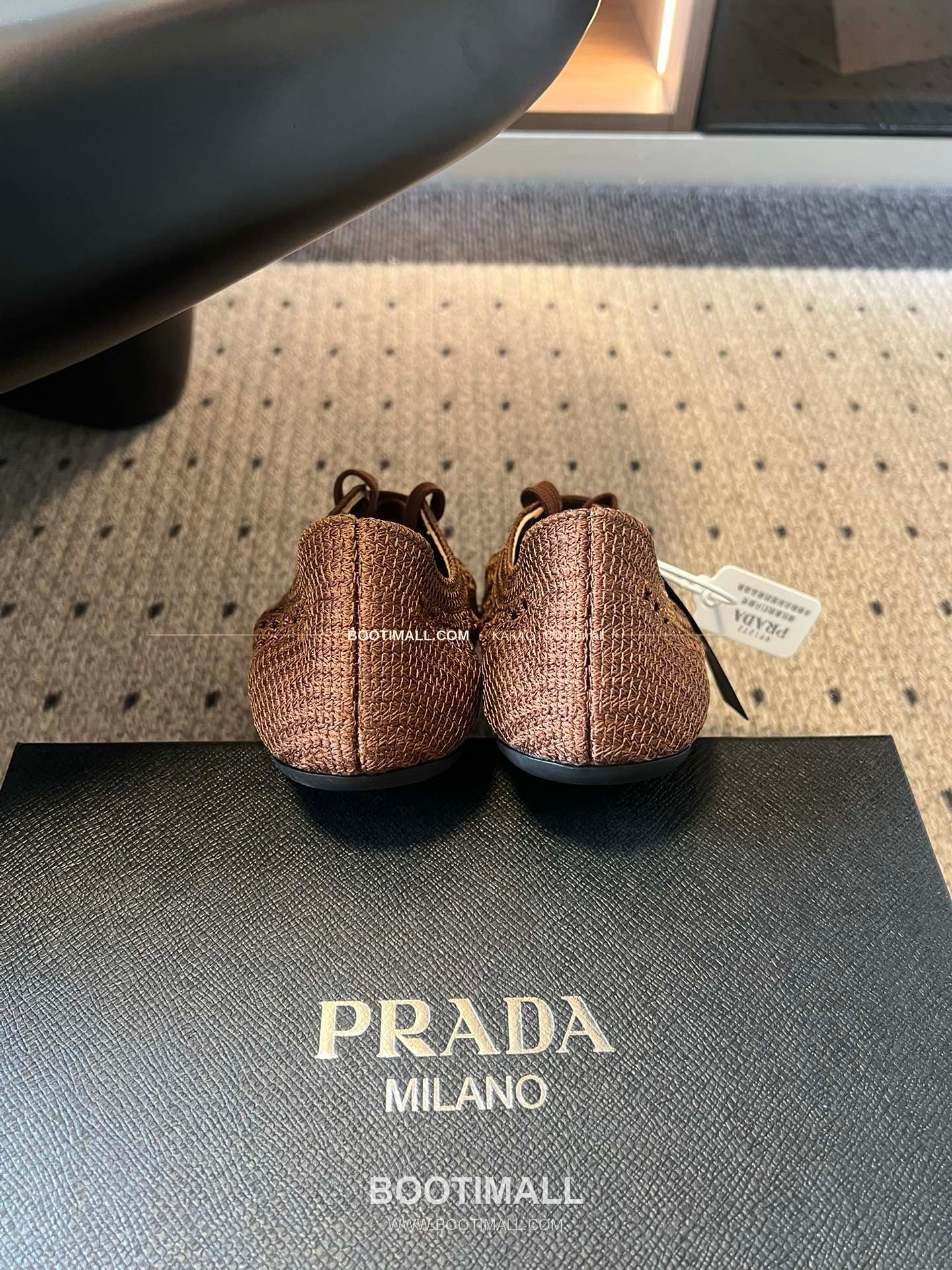 프라다 2026SS 메쉬 자수 레이스업 로우탑 스니커즈 Prada 2026 SS Mesh Embroidered Lace-Up Low Top Black Sneakers 9