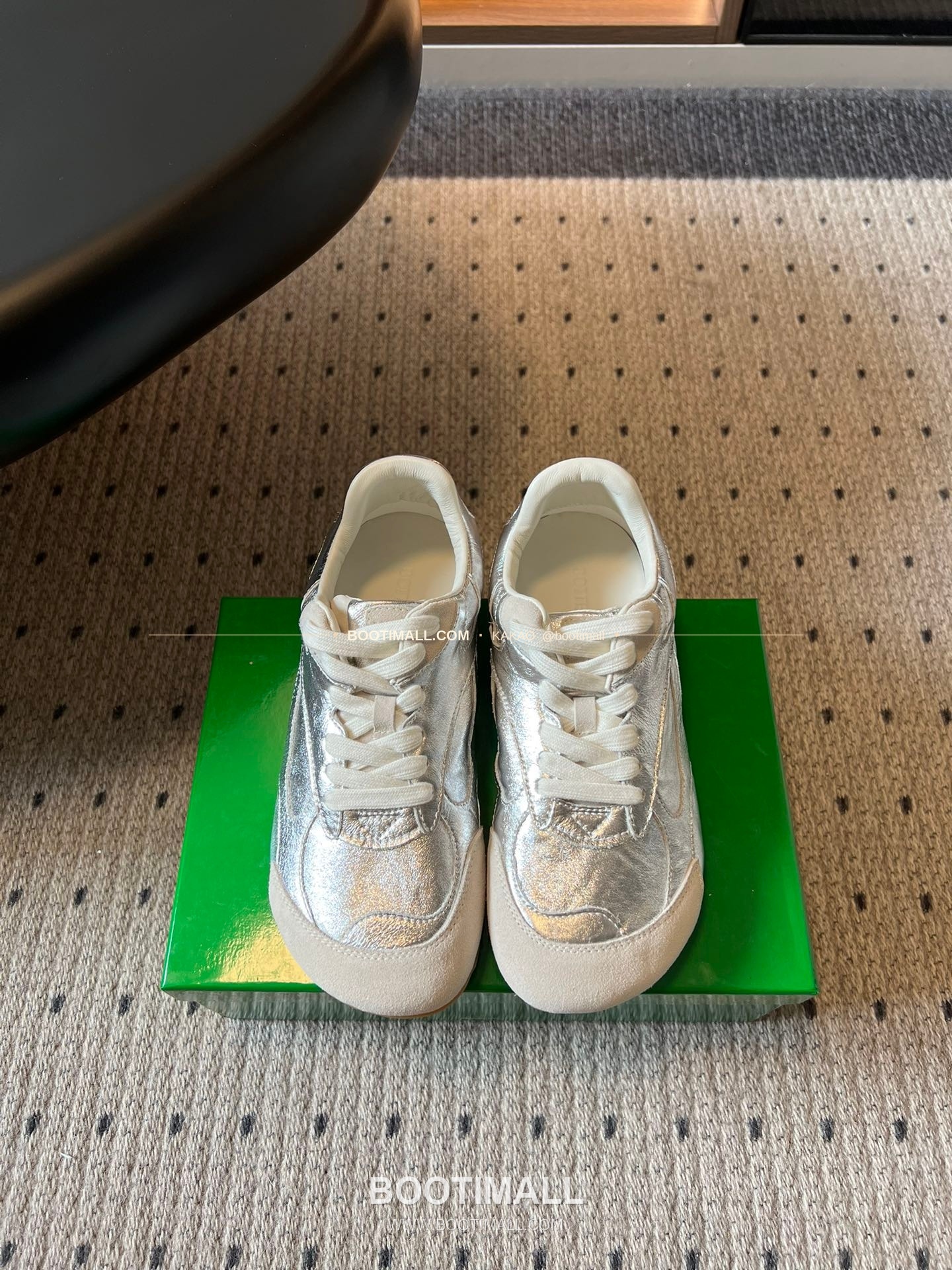 보테가베네타 2026SS 소가죽 레이스업 독일군 로우탑 스니커즈 Bottega Veneta 2026 SS Cow Leather Lace-Up German Trainer Low Top Ivory Sneakers 1