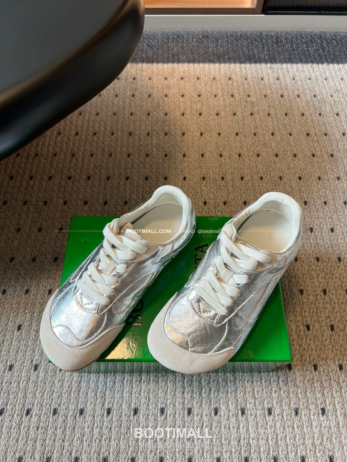 보테가베네타 2026SS 소가죽 레이스업 독일군 로우탑 스니커즈 Bottega Veneta 2026 SS Cow Leather Lace-Up German Trainer Low Top Ivory Sneakers 2