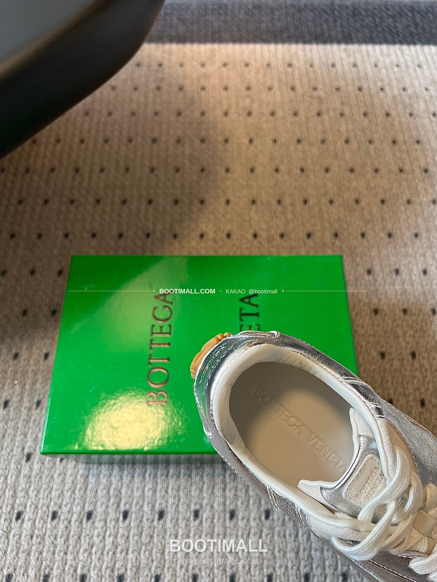 보테가베네타 2026SS 소가죽 레이스업 독일군 로우탑 스니커즈 Bottega Veneta 2026 SS Cow Leather Lace-Up German Trainer Low Top Ivory Sneakers 8