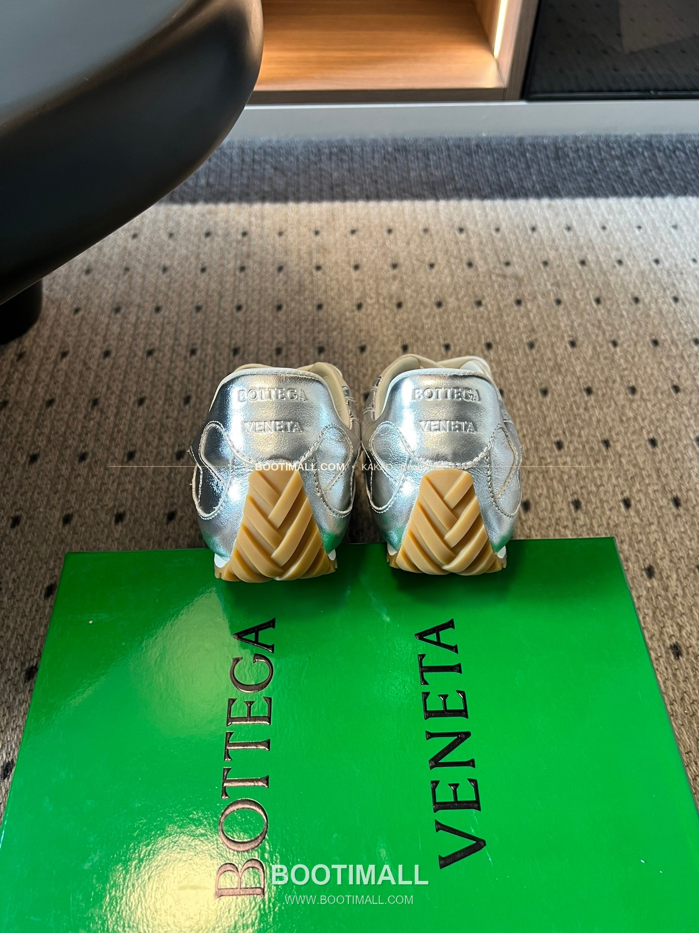 보테가베네타 2026SS 소가죽 레이스업 독일군 로우탑 스니커즈 Bottega Veneta 2026 SS Cow Leather Lace-Up German Trainer Low Top Ivory Sneakers 9