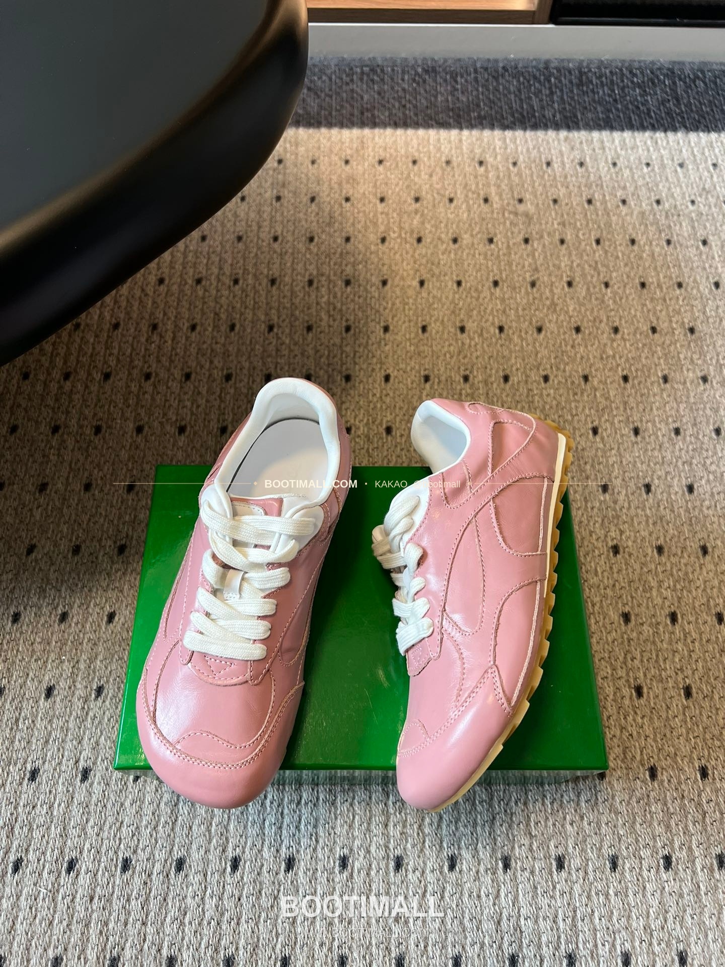 보테가베네타 2026SS 소가죽 레이스업 독일군 로우탑 스니커즈 Bottega Veneta 2026 SS Cow Leather Lace-Up German Trainer Low Top Ivory Sneakers 4