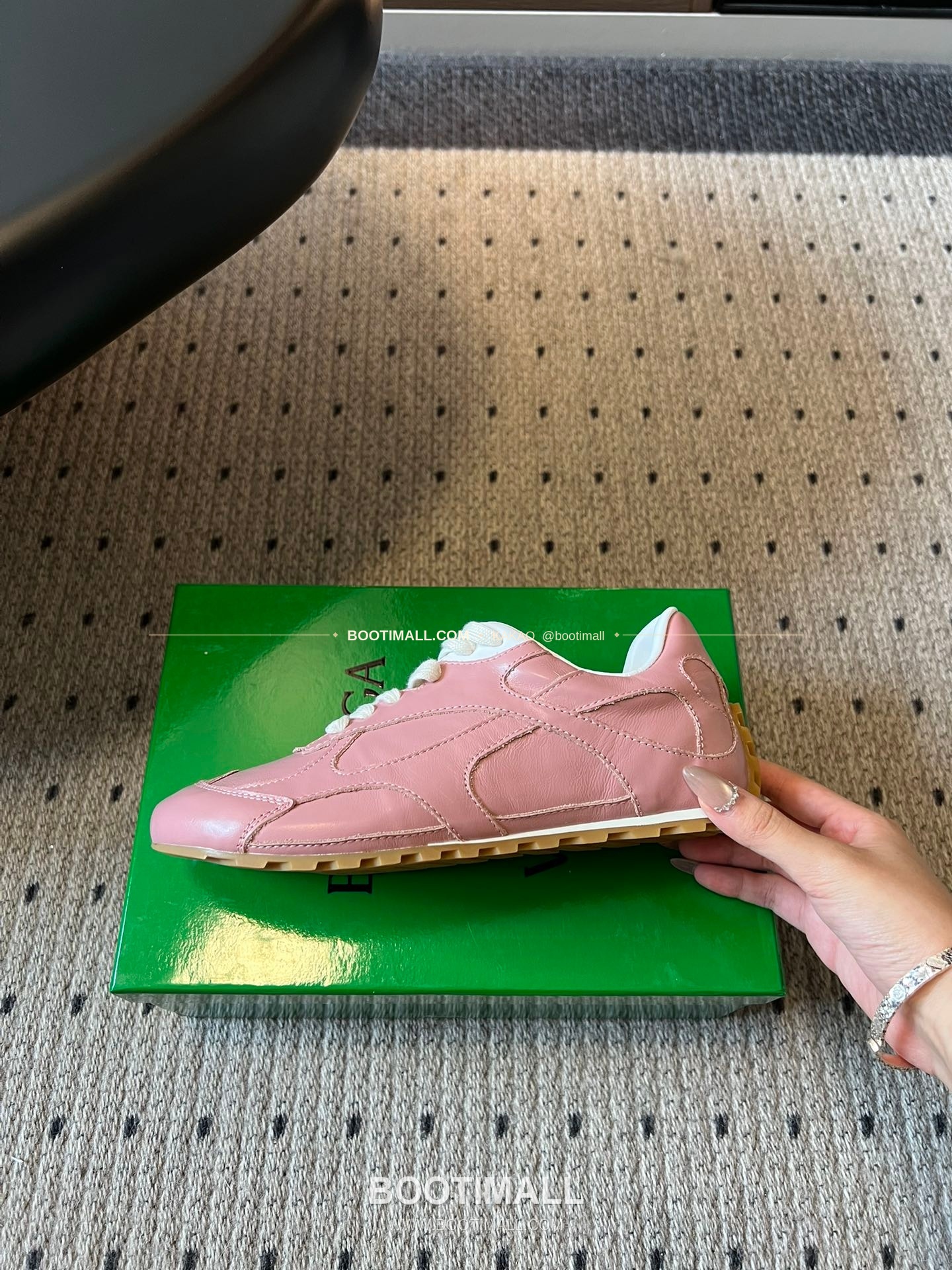 보테가베네타 2026SS 소가죽 레이스업 독일군 로우탑 스니커즈 Bottega Veneta 2026 SS Cow Leather Lace-Up German Trainer Low Top Ivory Sneakers 5