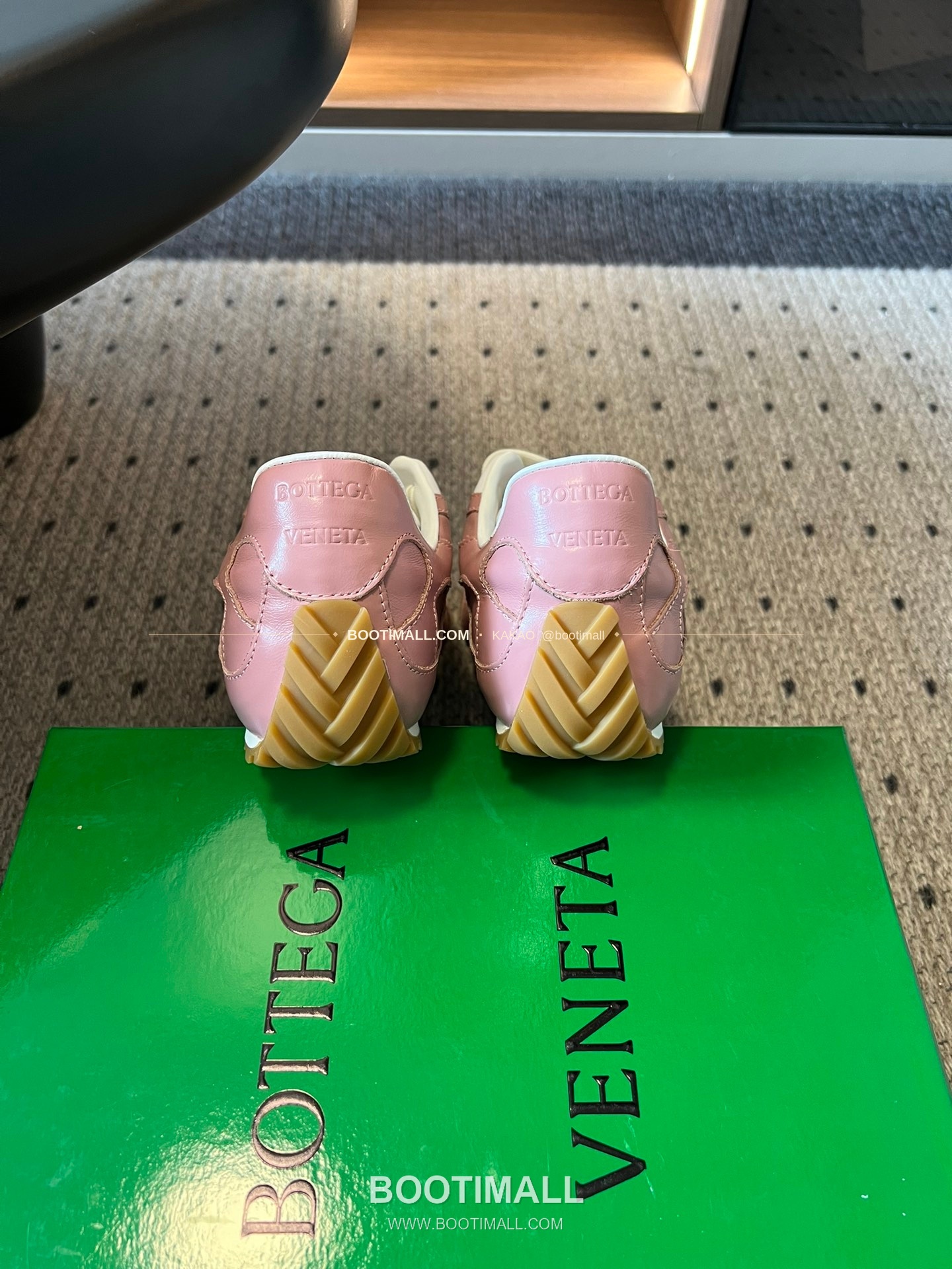 보테가베네타 2026SS 소가죽 레이스업 독일군 로우탑 스니커즈 Bottega Veneta 2026 SS Cow Leather Lace-Up German Trainer Low Top Ivory Sneakers 9