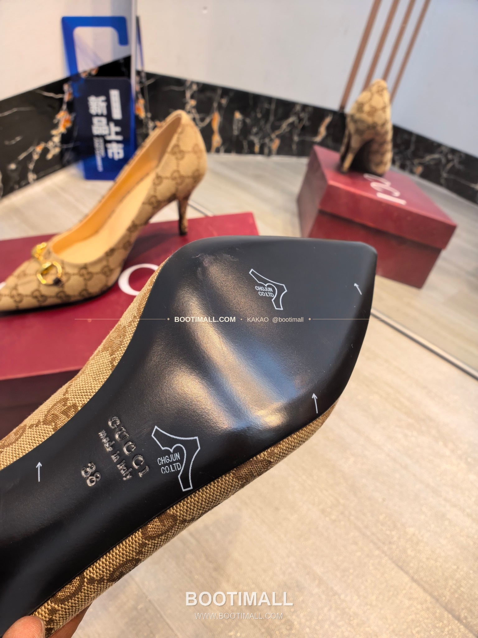 구찌 2026 소가죽 더블G 크리스탈 포인티드토 펌프스 Gucci 2026 Cow Leather Double G Crystal Pointed Toe Black Pumps 8.5cm 9