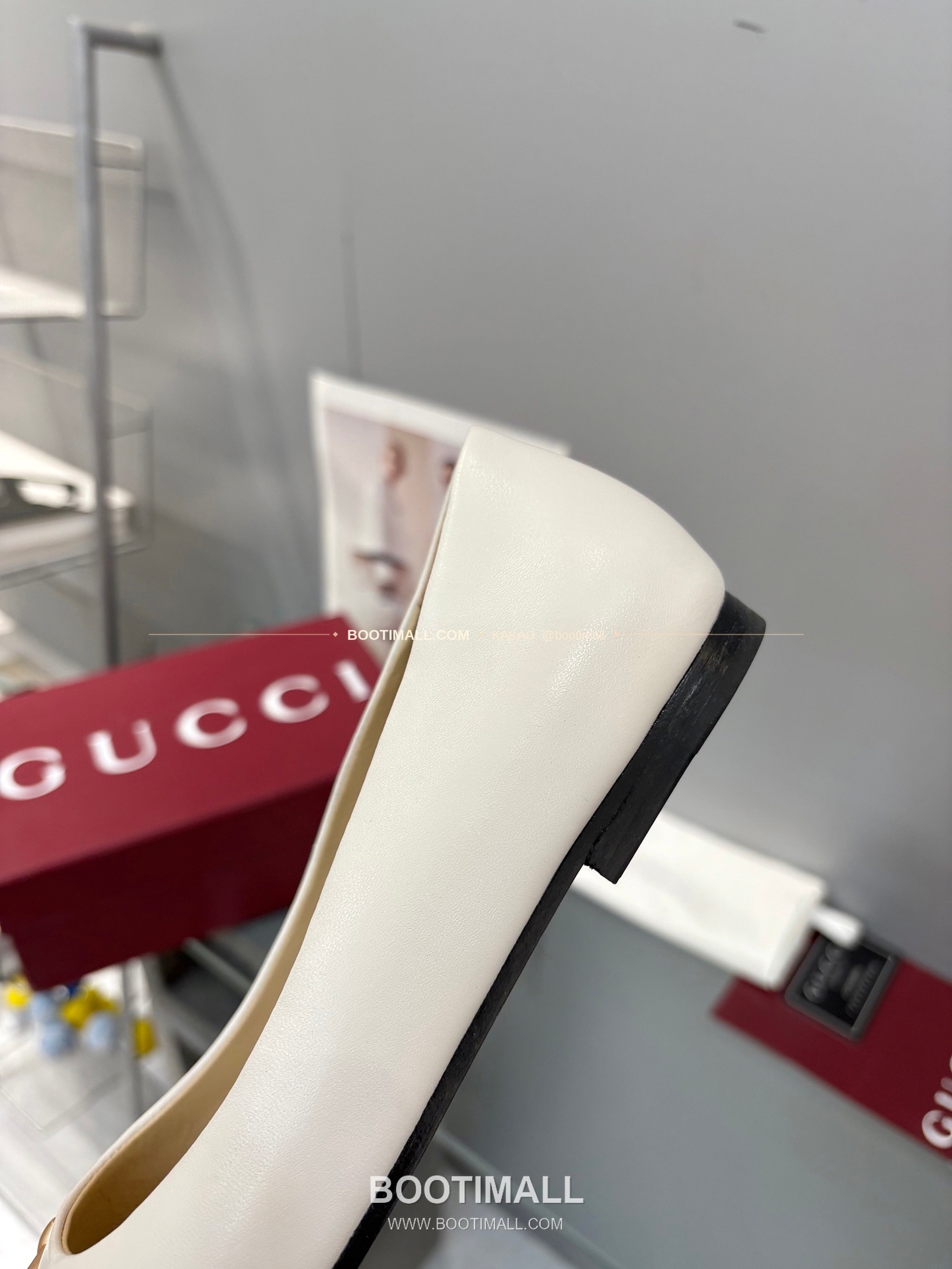 구찌 2026 양가죽 GG 메탈 라운드토 블랙 플랫 펌프스 Gucci 2026 Lambskin GG Metal Round Toe Black Flat Pumps 8