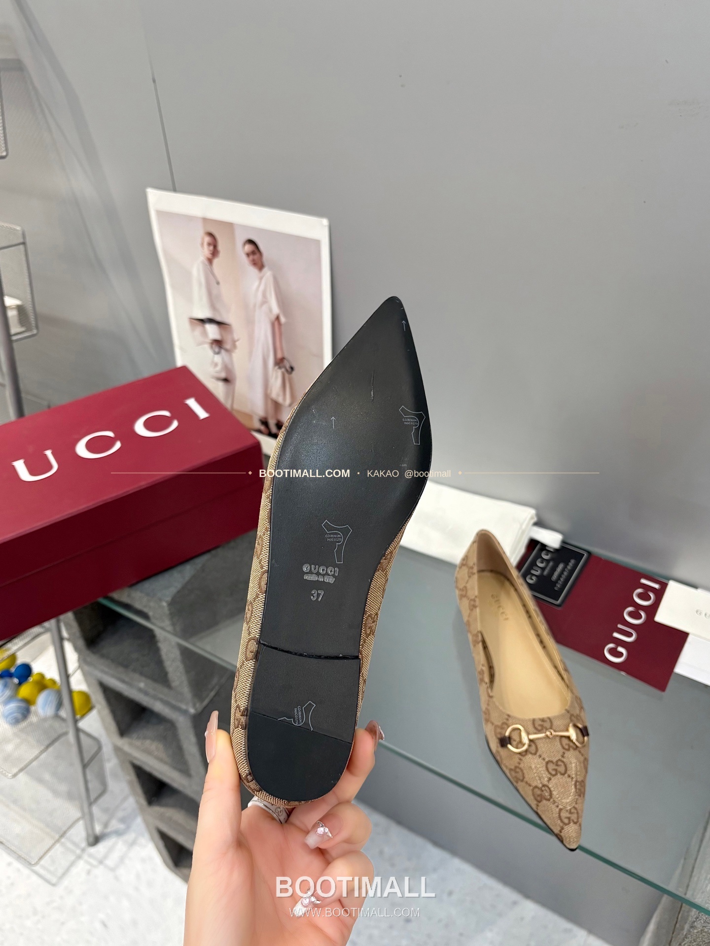 구찌 2026 양가죽 GG 메탈 라운드토 블랙 플랫 펌프스 Gucci 2026 Lambskin GG Metal Round Toe Black Flat Pumps 9
