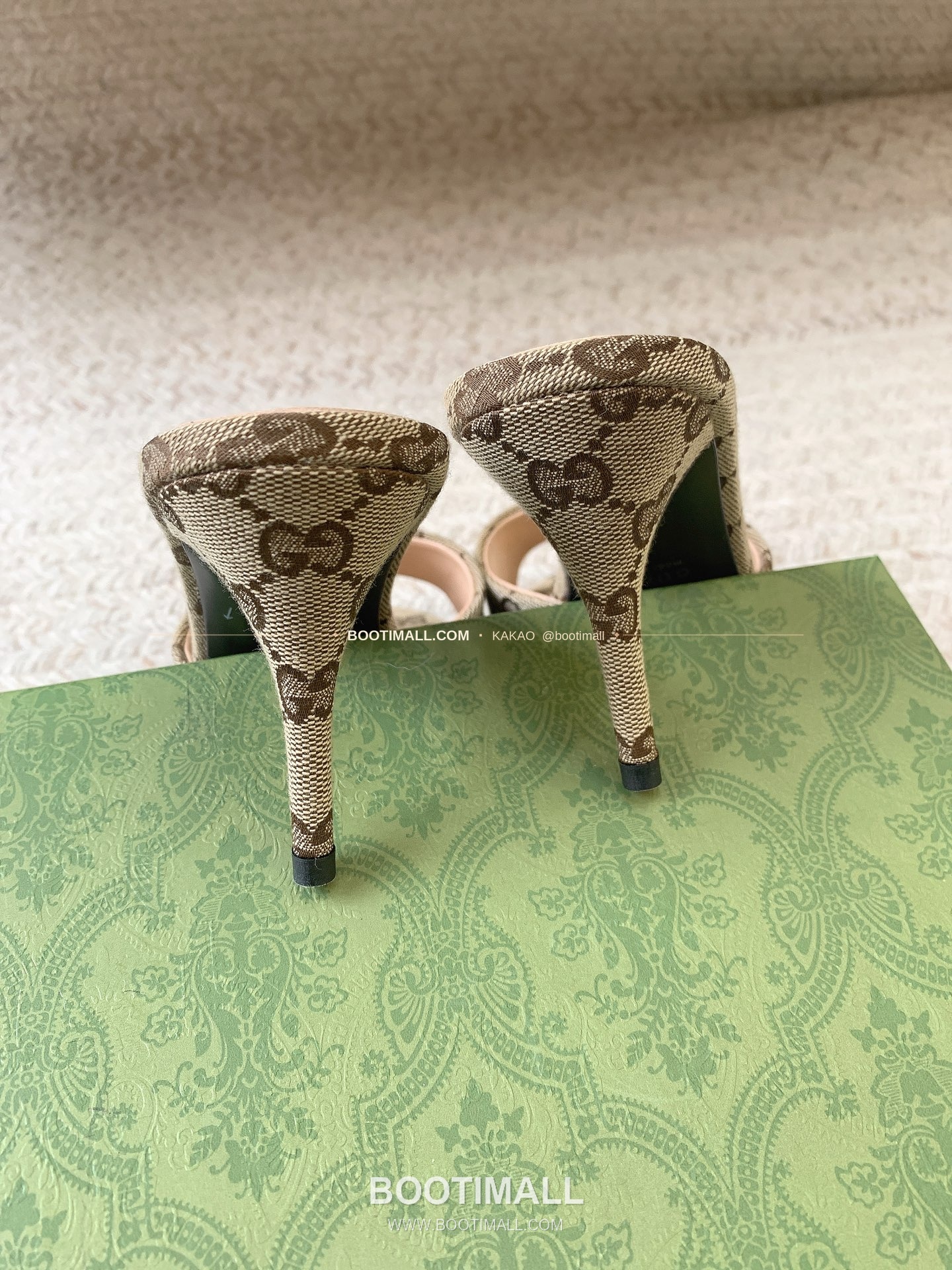 구찌 2026 GG 모노그램 호스빗 스퀘어토 블랙 뮬 샌들 Gucci 2026 GG Monogram Horsebit Square Toe Black Mule Sandals 8.5cm 4