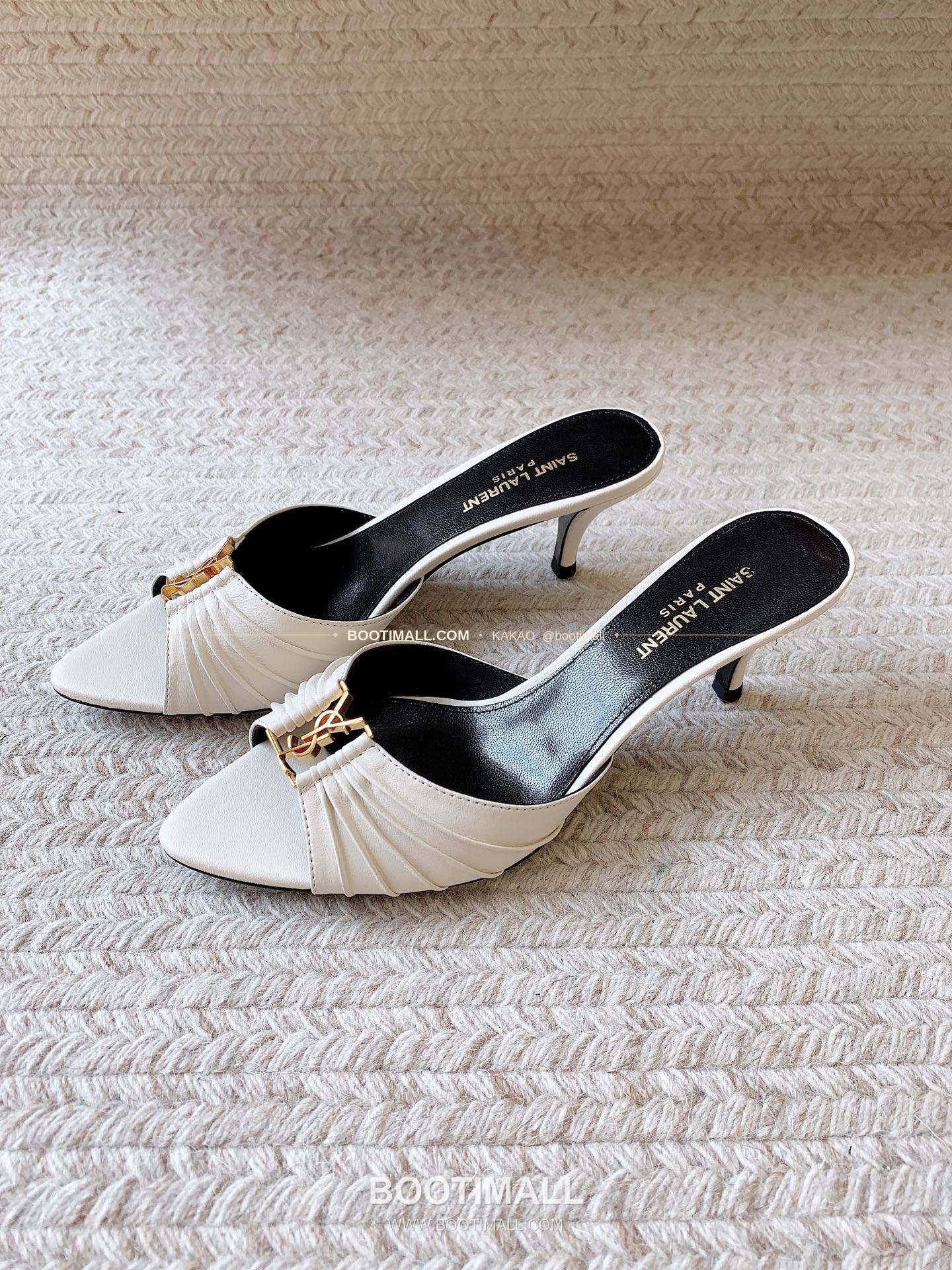 생로랑 2026 레더 YSL 메탈 플리츠 스트랩 화이트 샌들 Saint Laurent 2026 Leather YSL Metal Pleated Strap White Sandals 3