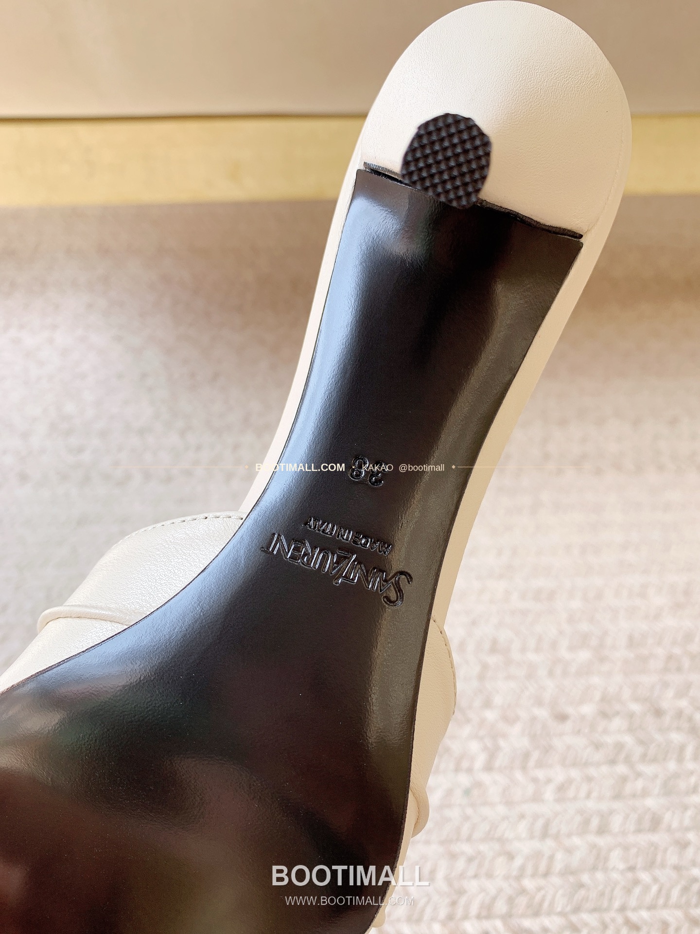 생로랑 2026 레더 YSL 메탈 플리츠 스트랩 화이트 샌들 Saint Laurent 2026 Leather YSL Metal Pleated Strap White Sandals 8