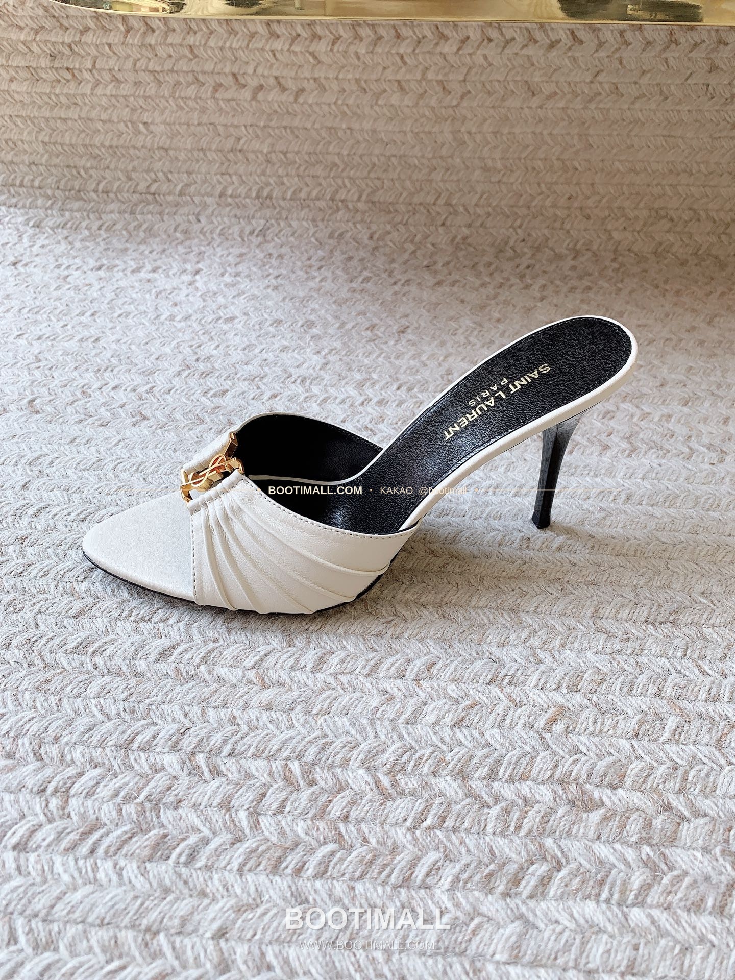 생로랑 2026 레더 YSL 메탈 플리츠 스트랩 화이트 하이힐 샌들 Saint Laurent 2026 Leather YSL Metal Pleated Strap White High Heel Sandals 1