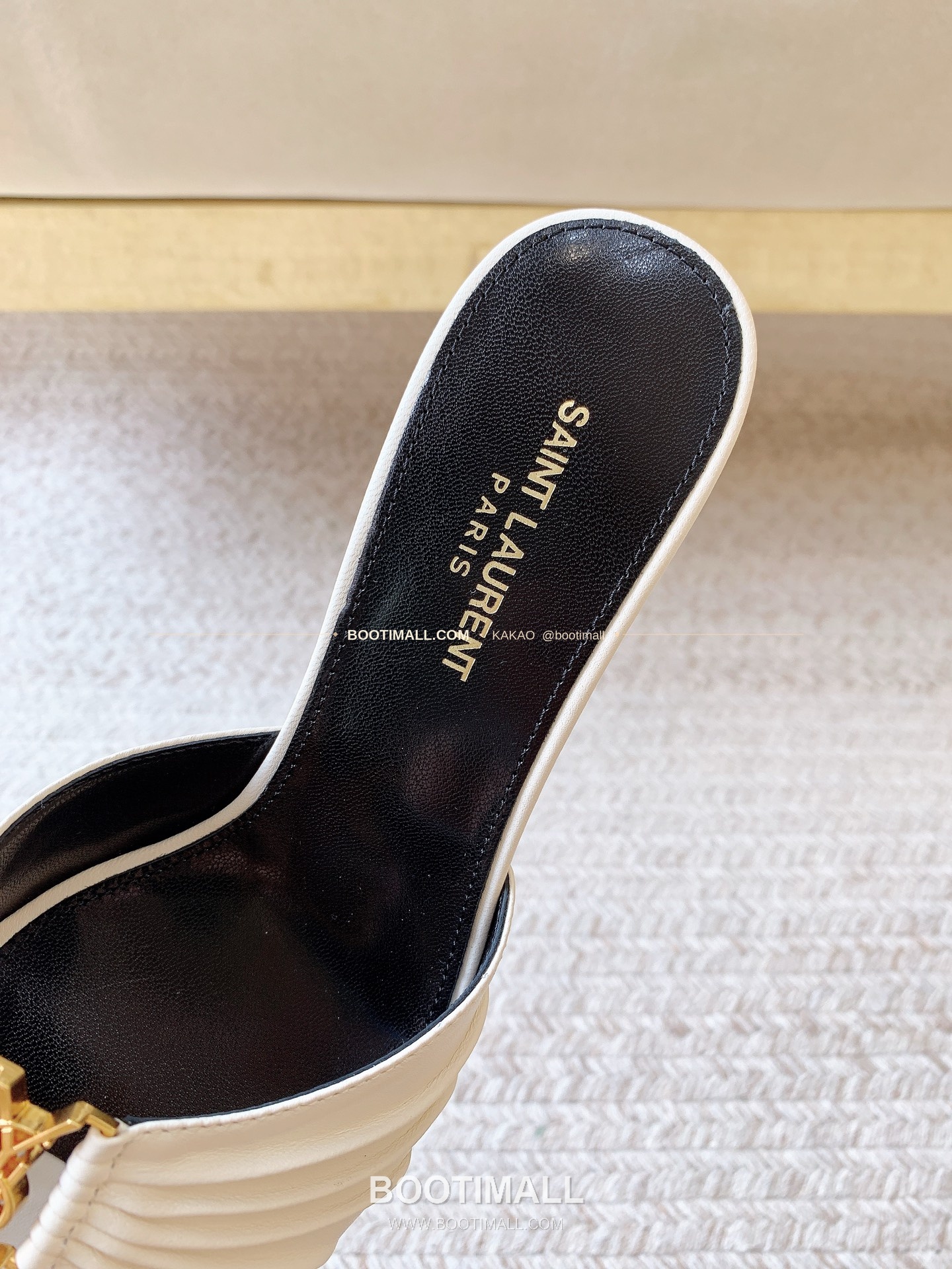 생로랑 2026 레더 YSL 메탈 플리츠 스트랩 화이트 하이힐 샌들 Saint Laurent 2026 Leather YSL Metal Pleated Strap White High Heel Sandals 5