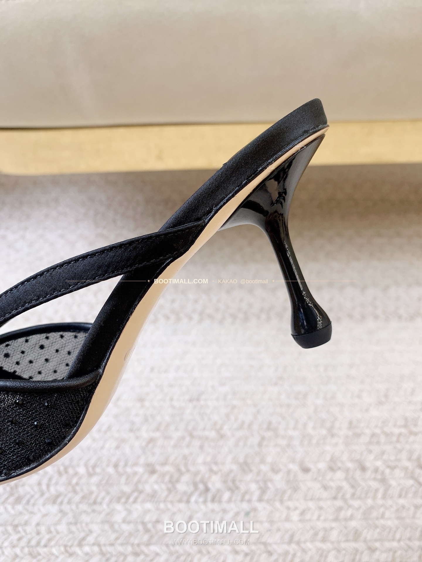 지미추 2026 메쉬 크리스탈 버클 포인티드토 블랙 샌들 Jimmy Choo 2026 Mesh Crystal Buckle Pointed Toe Black Sandals 9.5cm 7