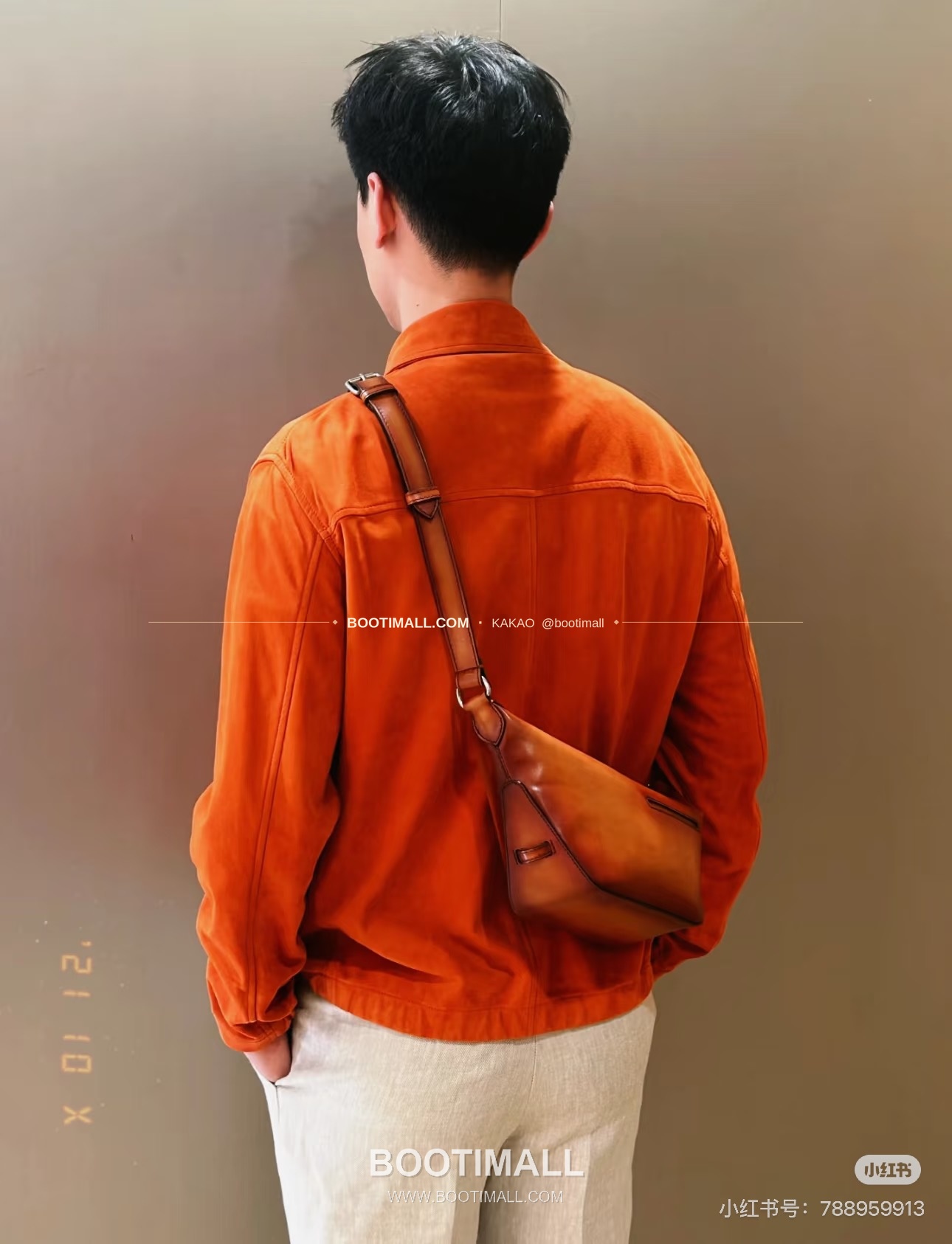 벨루티 파티나 카프스킨 수공 컬러링 오렌지 미니 숄더백 Berluti Patina Calfskin Hand Colored Orange Mini Shoulder Bag 29cm 3