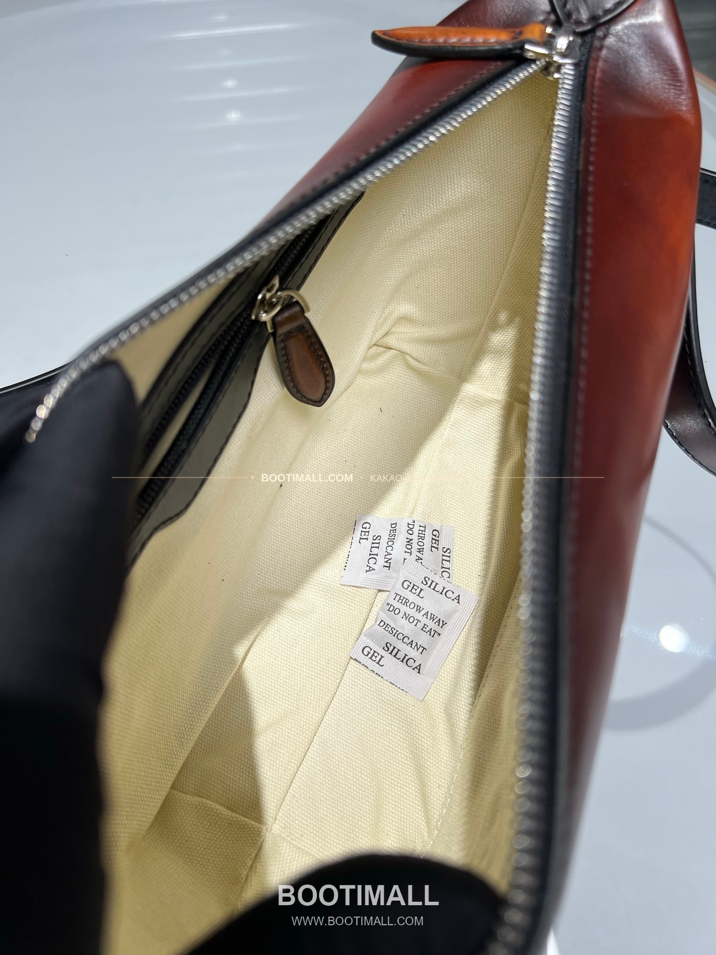 벨루티 파티나 카프스킨 수공 컬러링 오렌지 미니 숄더백 Berluti Patina Calfskin Hand Colored Orange Mini Shoulder Bag 29cm 15