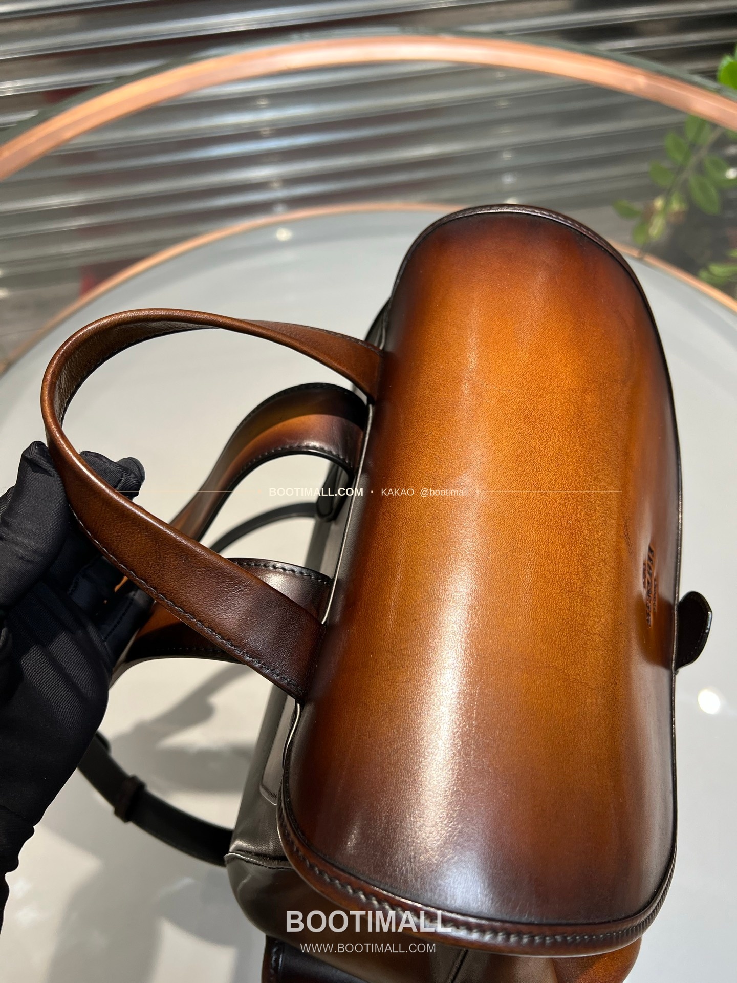 벨루티 파티나 카프스킨 수공 컬러링 플랩 백팩 Berluti Patina Calfskin Hand Colored Flap Backpack 35cm 9