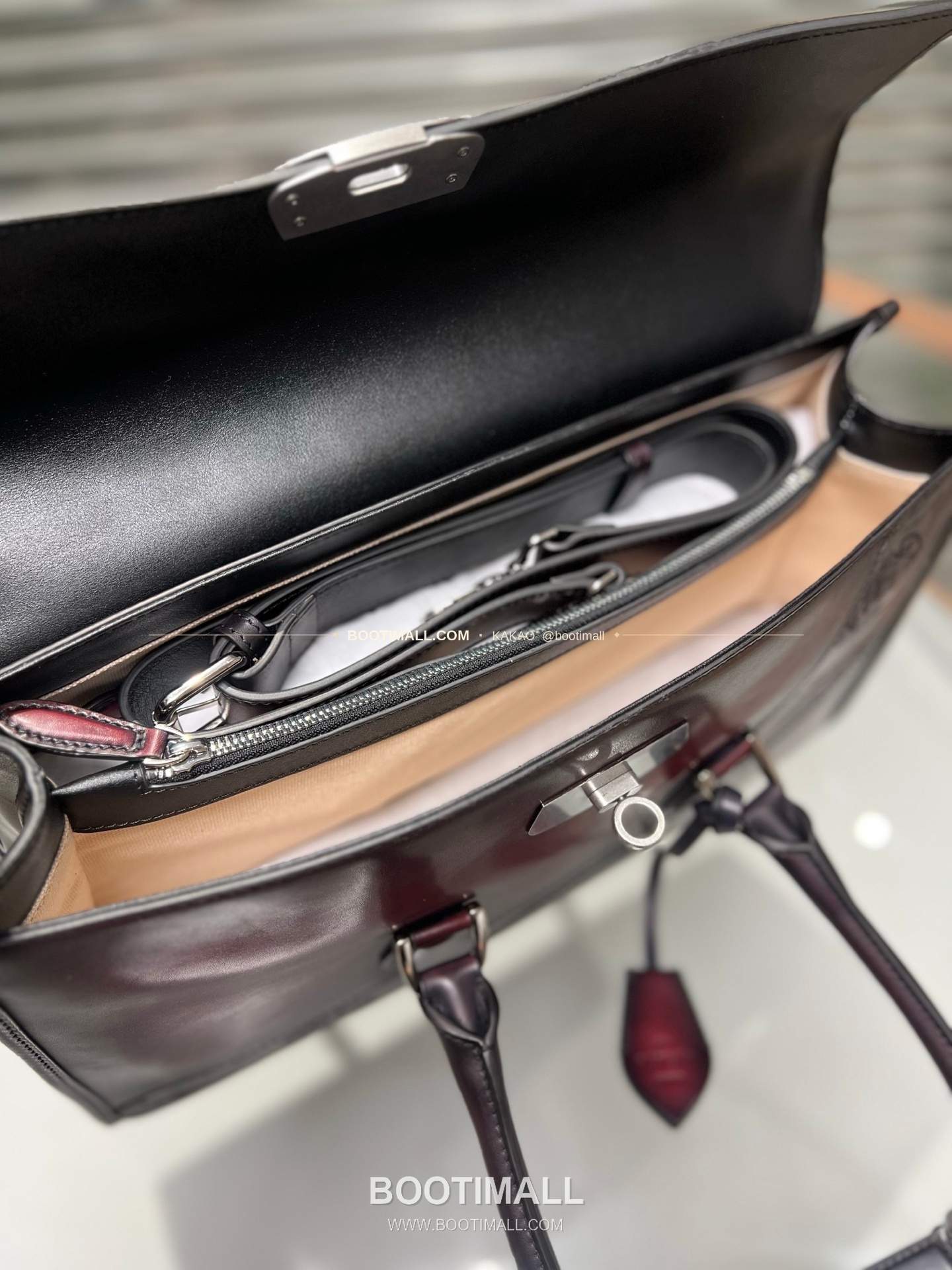 벨루티 파티나 카프스킨 수공 컬러링 패널 브리프케이스 Berluti Patina Calfskin Hand Colored Panel Briefcase 42cm 11