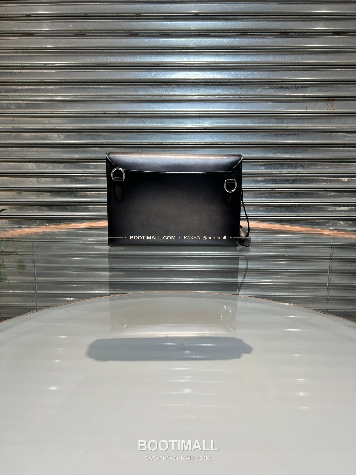 벨루티 파티나 카프스킨 수공 컬러링 스퀘어 크로스백 Berluti Patina Calfskin Hand Colored Square Crossbody Bag 30cm 2