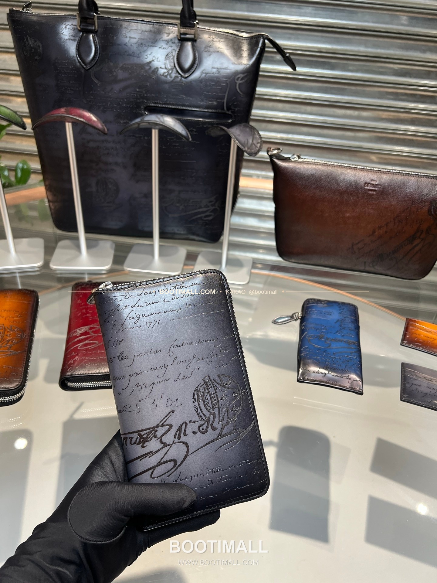 벨루티 파티나 카프스킨 수공 컬러링 롱 지퍼 지갑 Berluti Patina Calfskin Hand Colored Long Zip Wallet 19.5cm 1