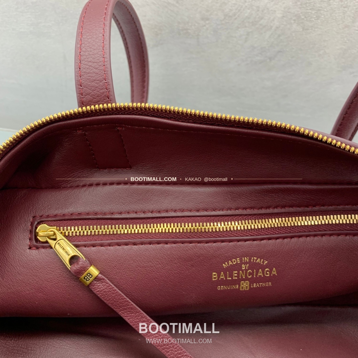 발렌시아가 캐리 볼링 스몰 레더 토트백 Balenciaga Carrie Bowling Small Leather Black Tote Bag 8329201180 33cm 7