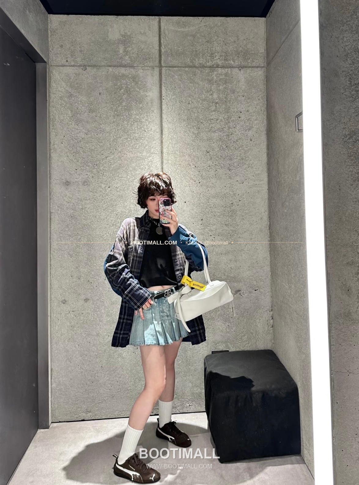 발렌시아가 캐리 볼링 스몰 레더 토트백 Balenciaga Carrie Bowling Small Leather Black Tote Bag 8329201180 33cm 1