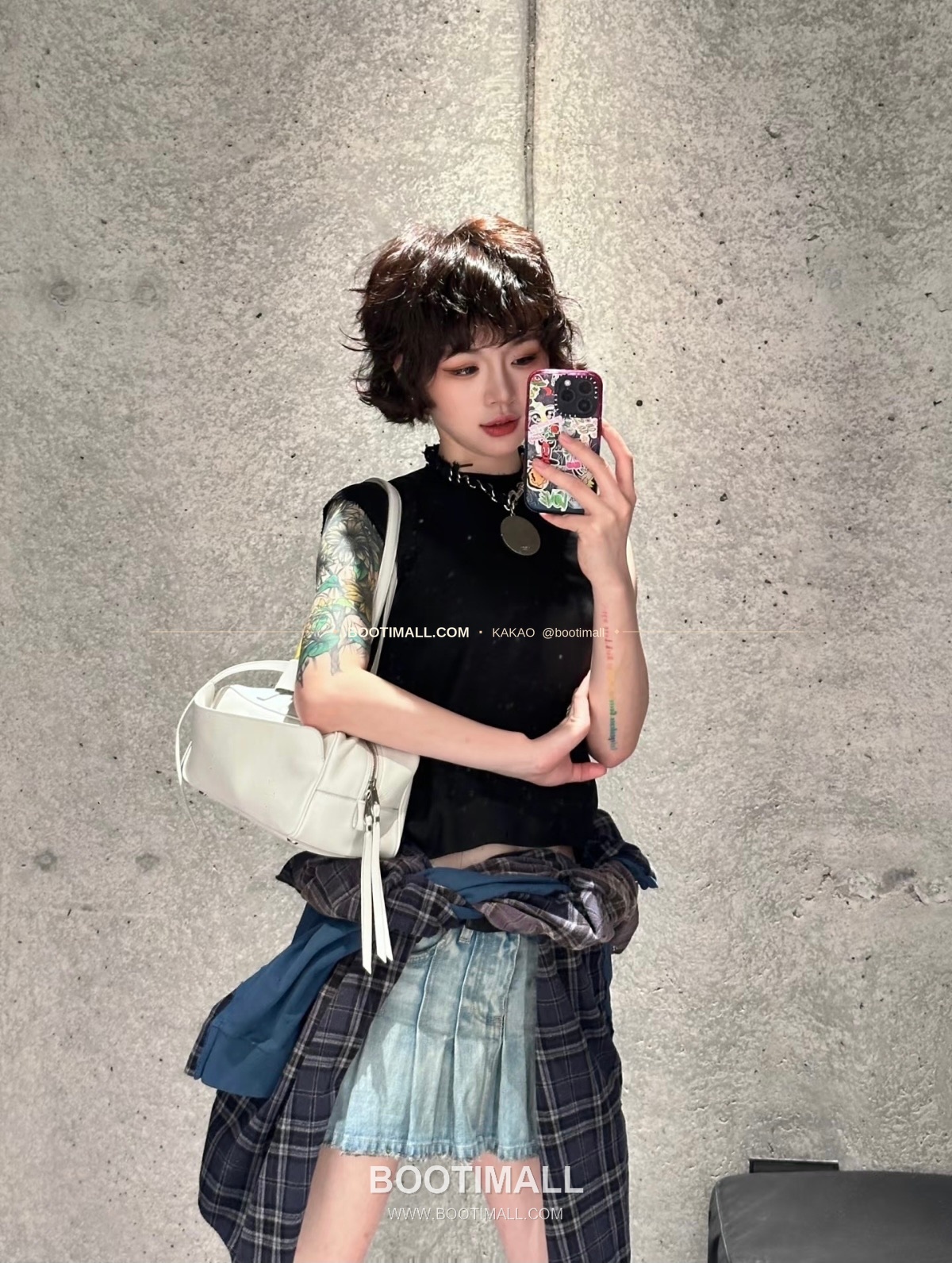 발렌시아가 캐리 볼링 스몰 레더 토트백 Balenciaga Carrie Bowling Small Leather Black Tote Bag 8329201180 33cm 3